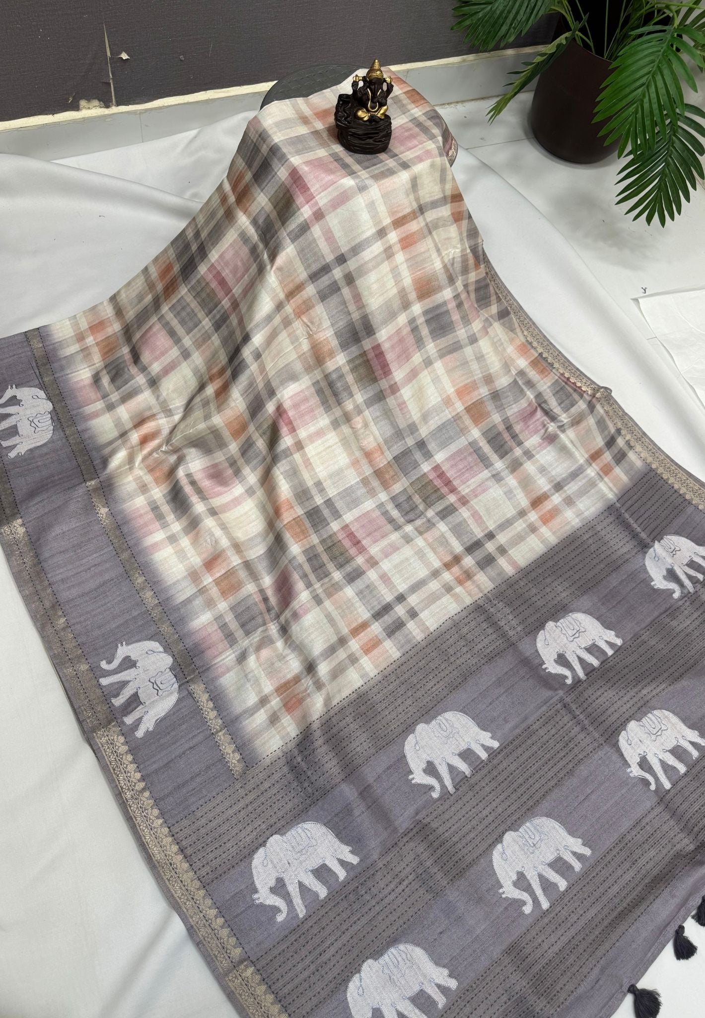 Soft Tussar Saree-Muted Purple In Checkered Patten With Elephant Embroidery