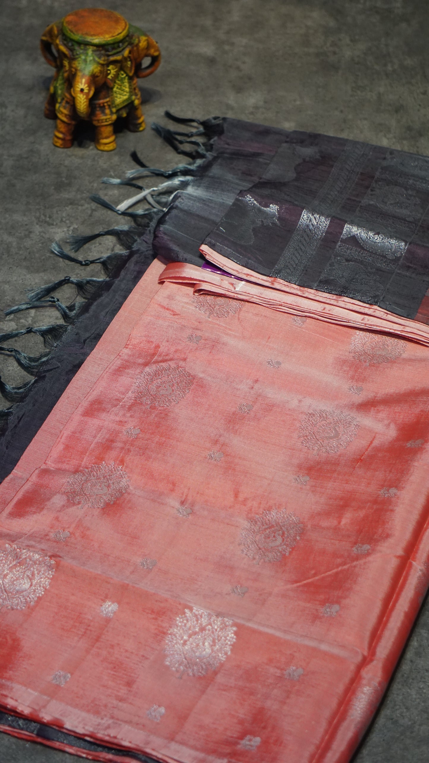 Vazhai Naaru Pattu Saree Vairaoosi Peach to Wine