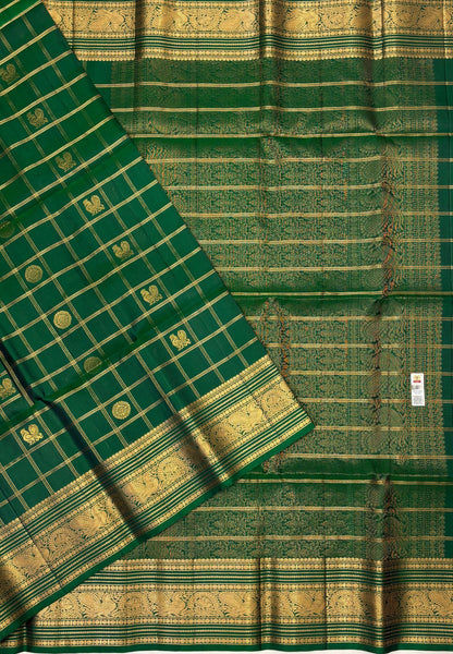 Pure Kanchipuram Silk Saree-Green in Checkered Mayil Chakram with Varisapet Border