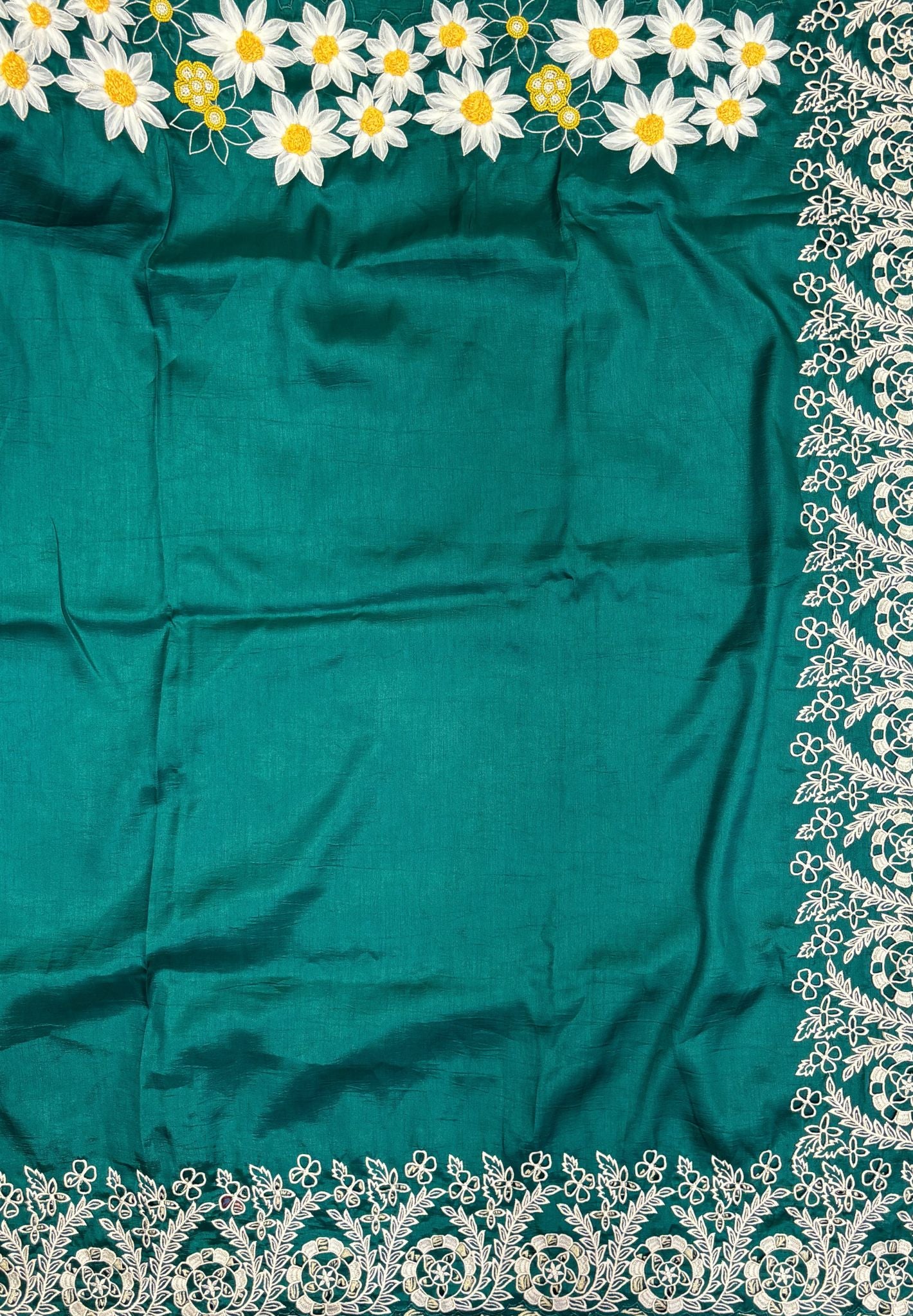Russian Silk Saree-Emrld Green In Daisy Floral Embroidery Border