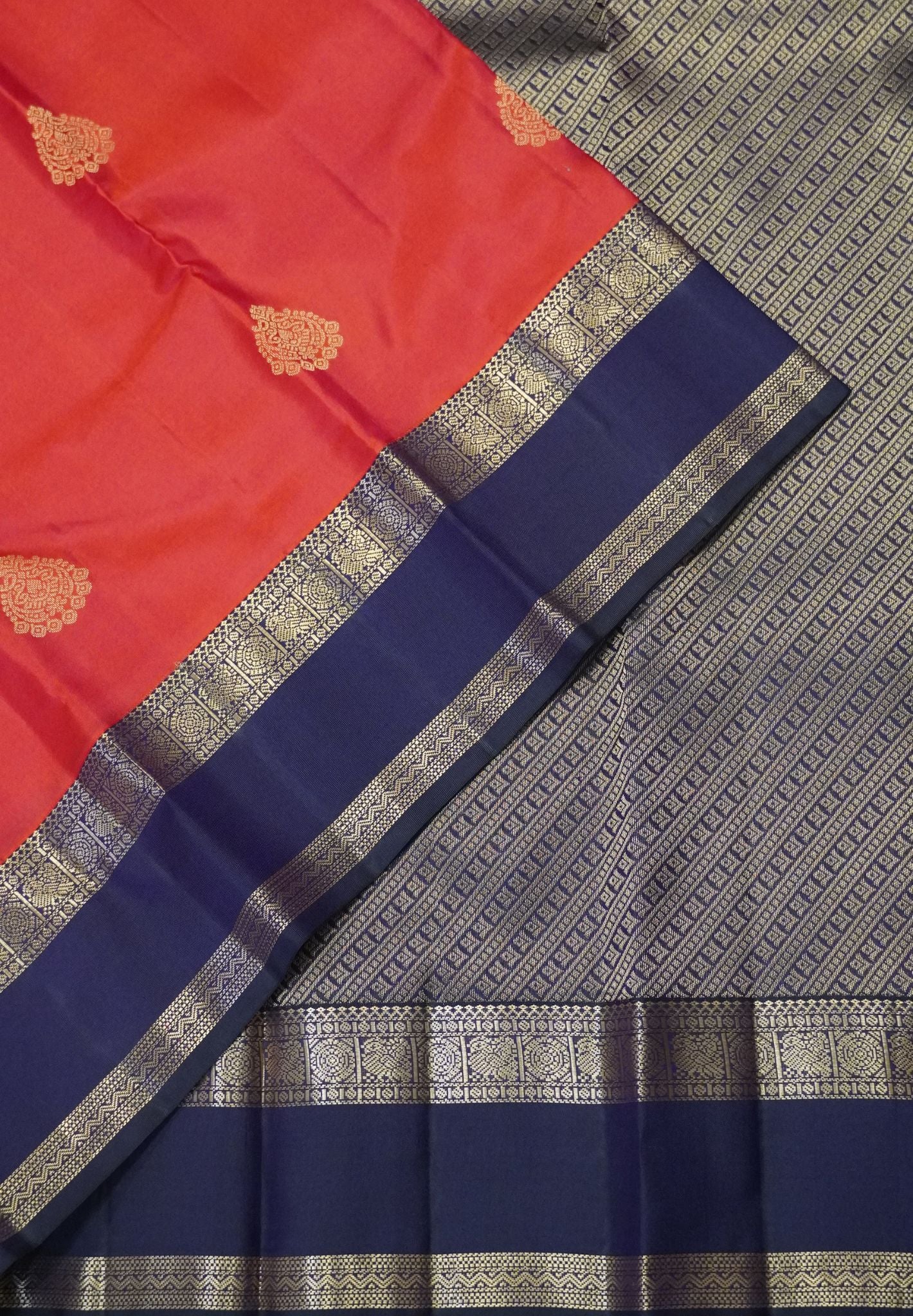 Pure Kanchipuram Silk Saree-Red with Retapett Border