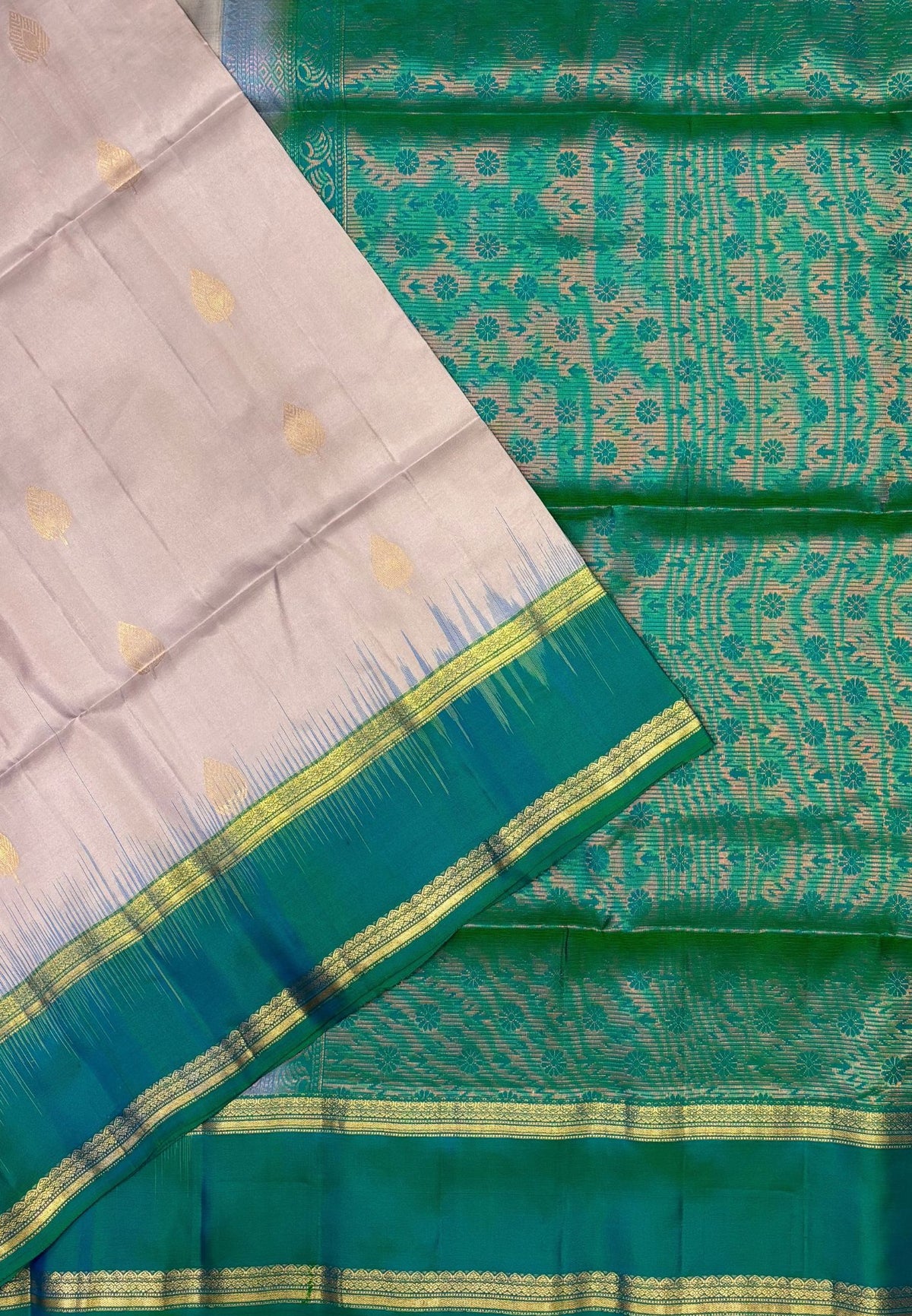 Pure Kanchipuram Silk Saree-Ramar Green In Kadiyal Leaf Jaal Border