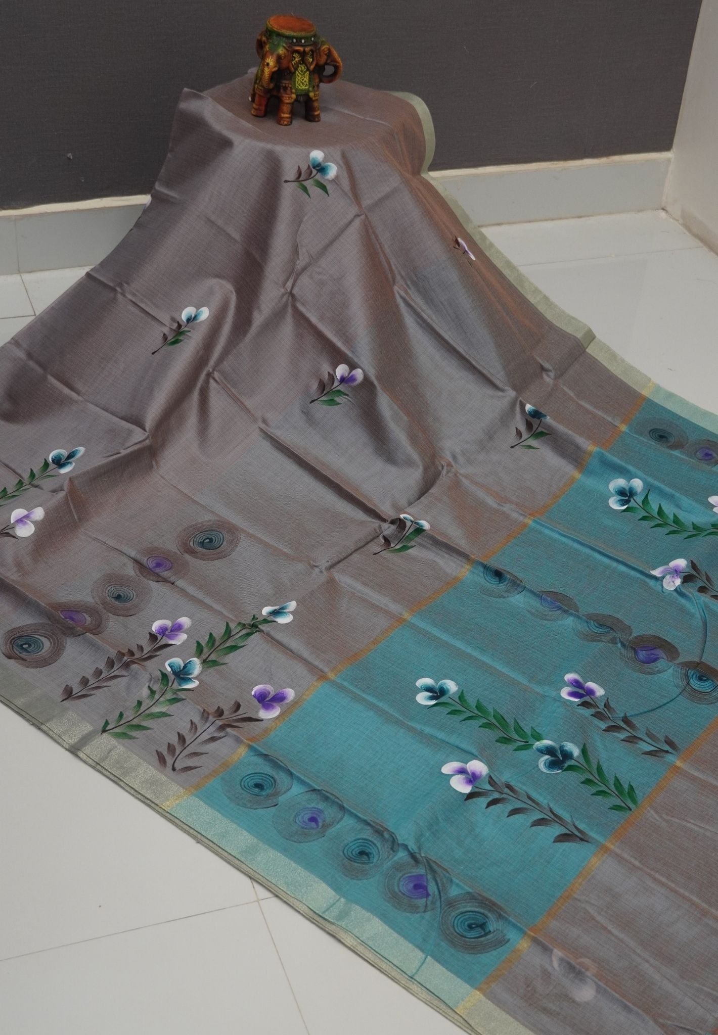 Cora Linen Saree-Grey with Hand Painted Floral Motifs