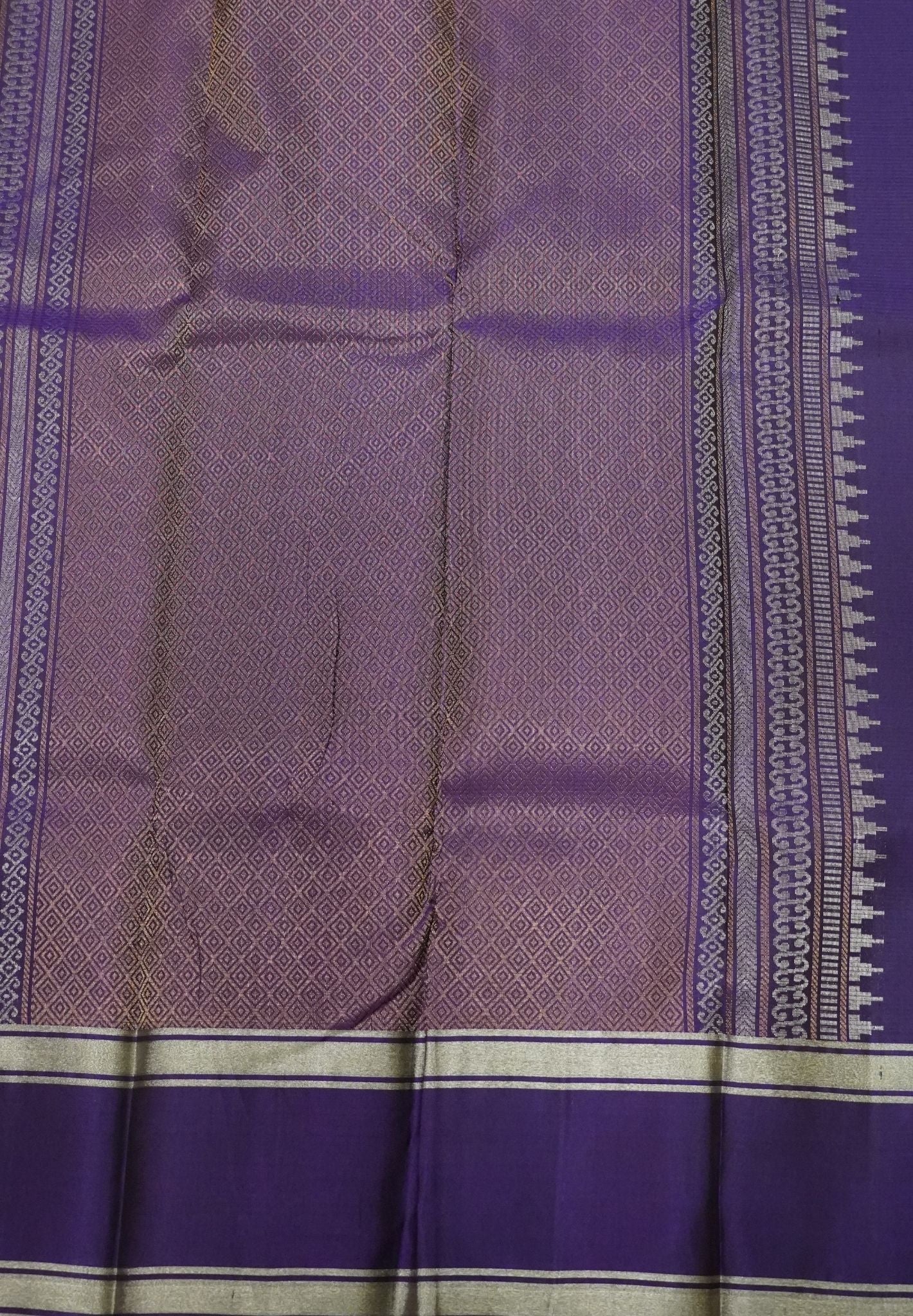 Pure Soft Silk -Green with Contrast Retapett Border
