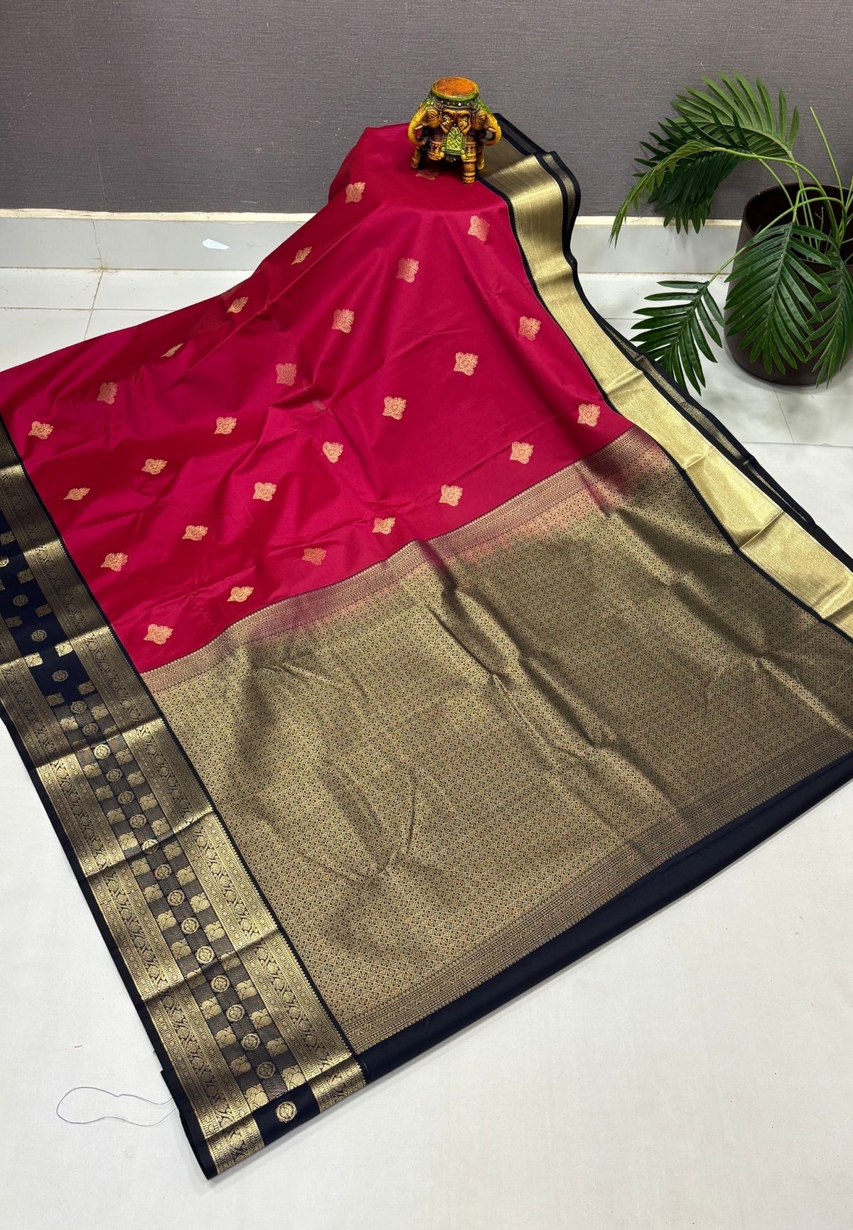 Budget Kanchipuram Saree-Berry Pink with Contrast Border