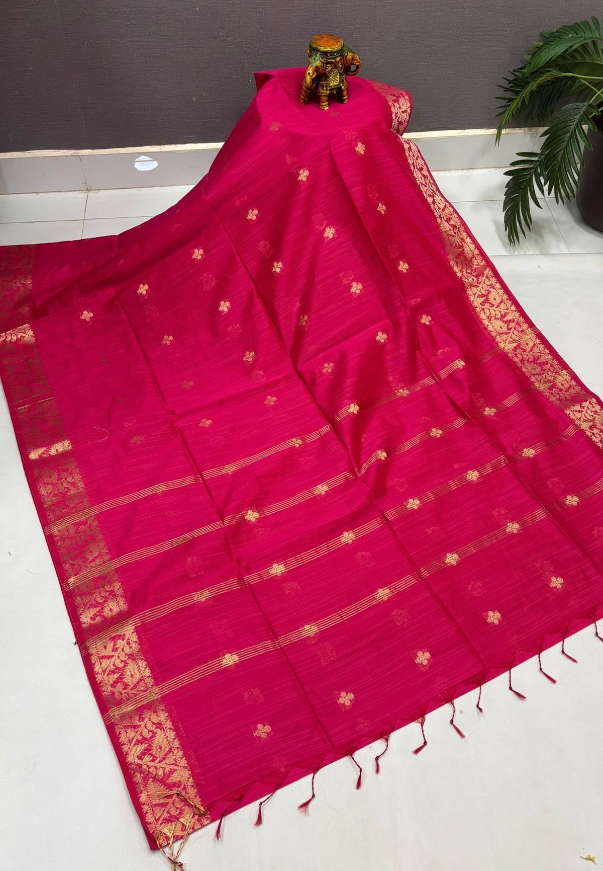 Handloom Silk Cotton Saree-Candy Pink In Floral Butta Brocade Border
