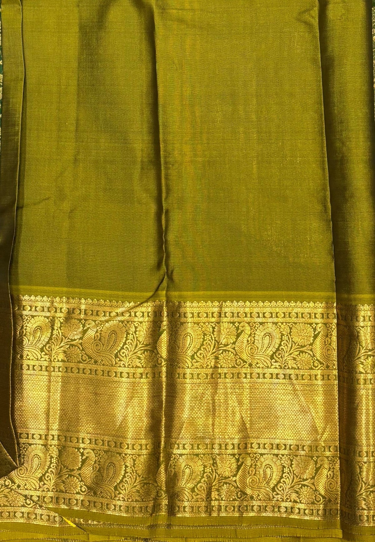 Pure Kanchipuram Silk Saree-Traditional Green  with Contrast Border