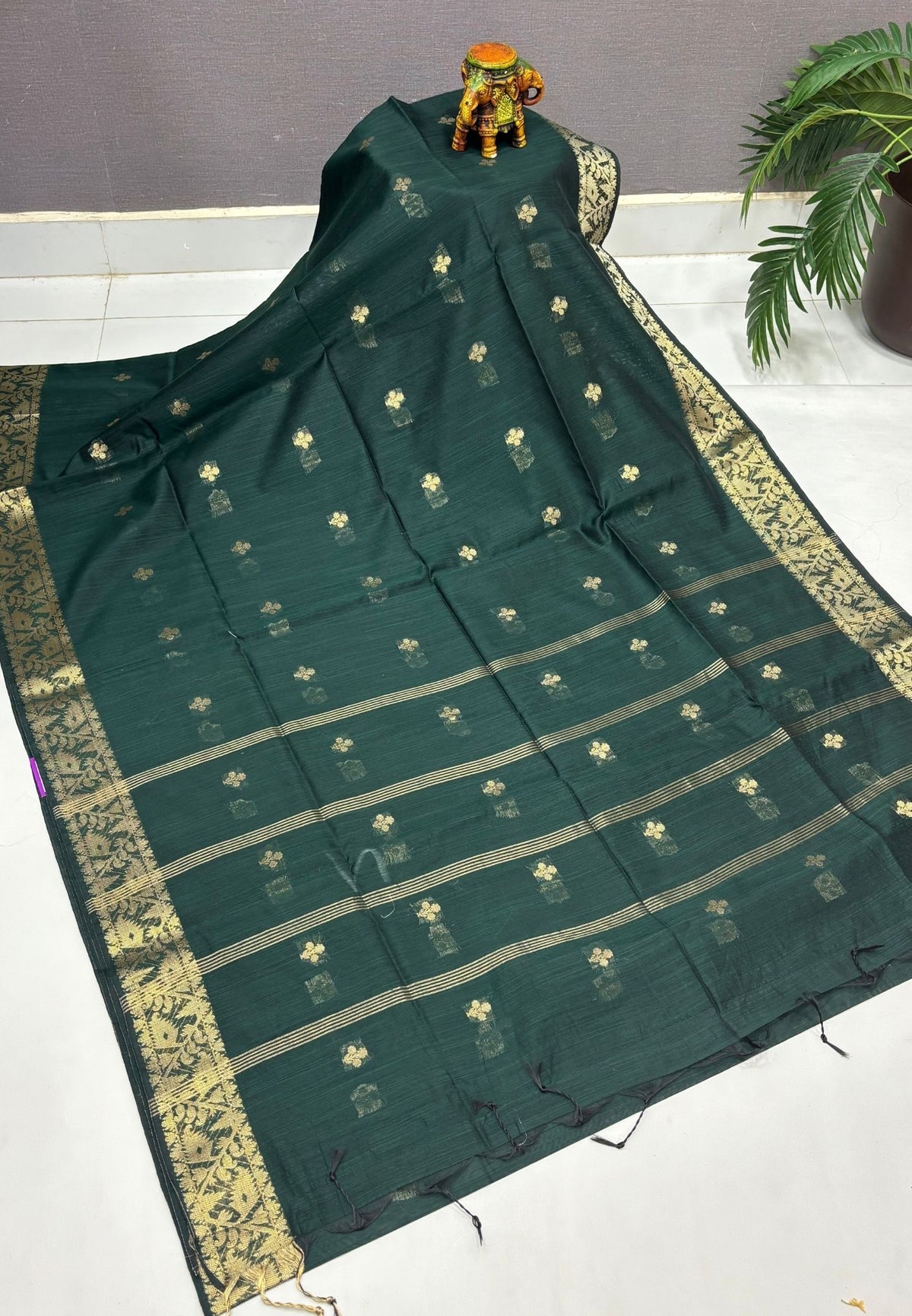 Handloom Silk Cotton Saree-Bottle Green In Floral Butta Brocade Border
