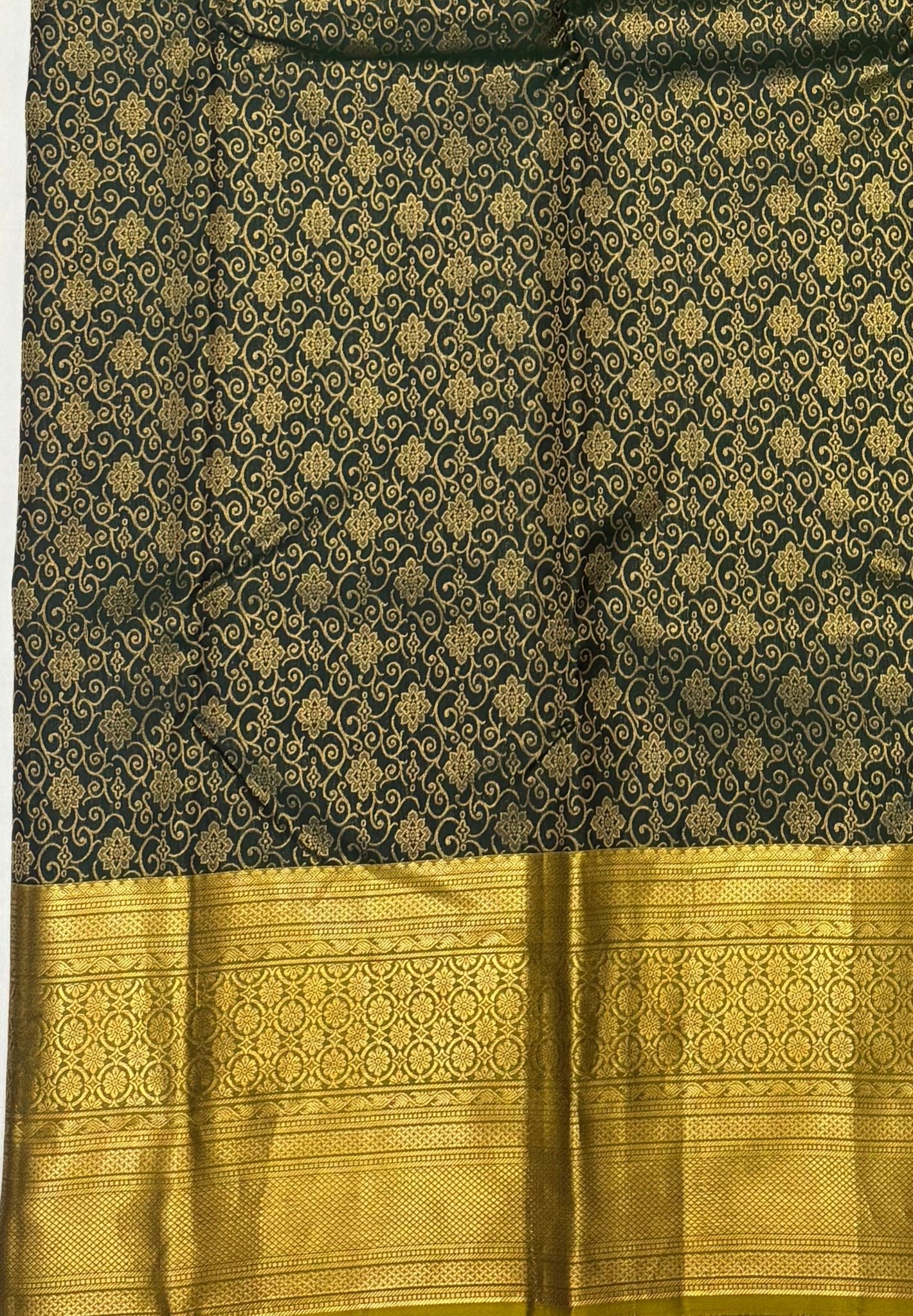 Pure Kanchipuram Silk Saree- Traditional Green with Contrast Border