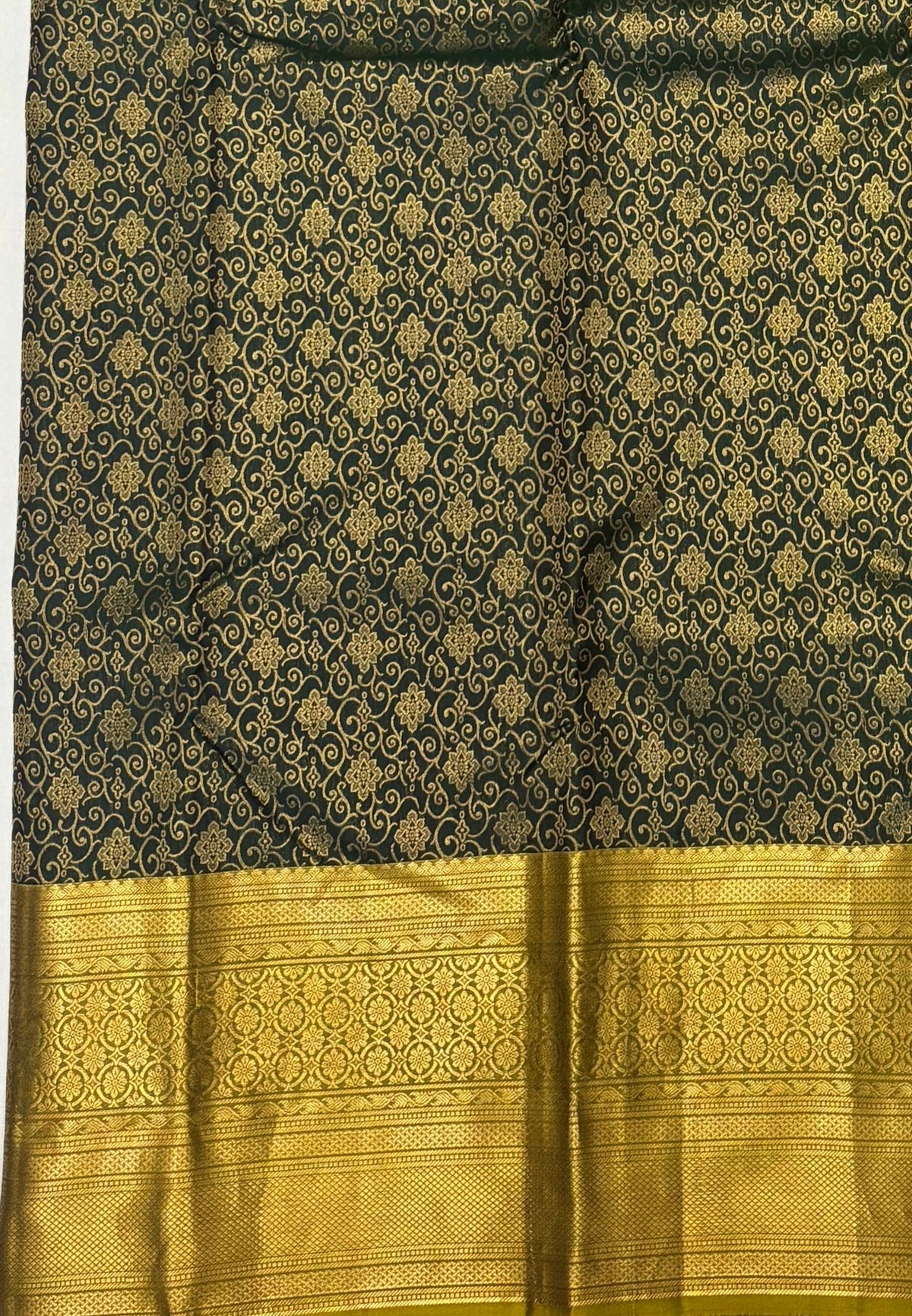 Pure Kanchipuram Silk Saree- Traditional Green with Contrast Border