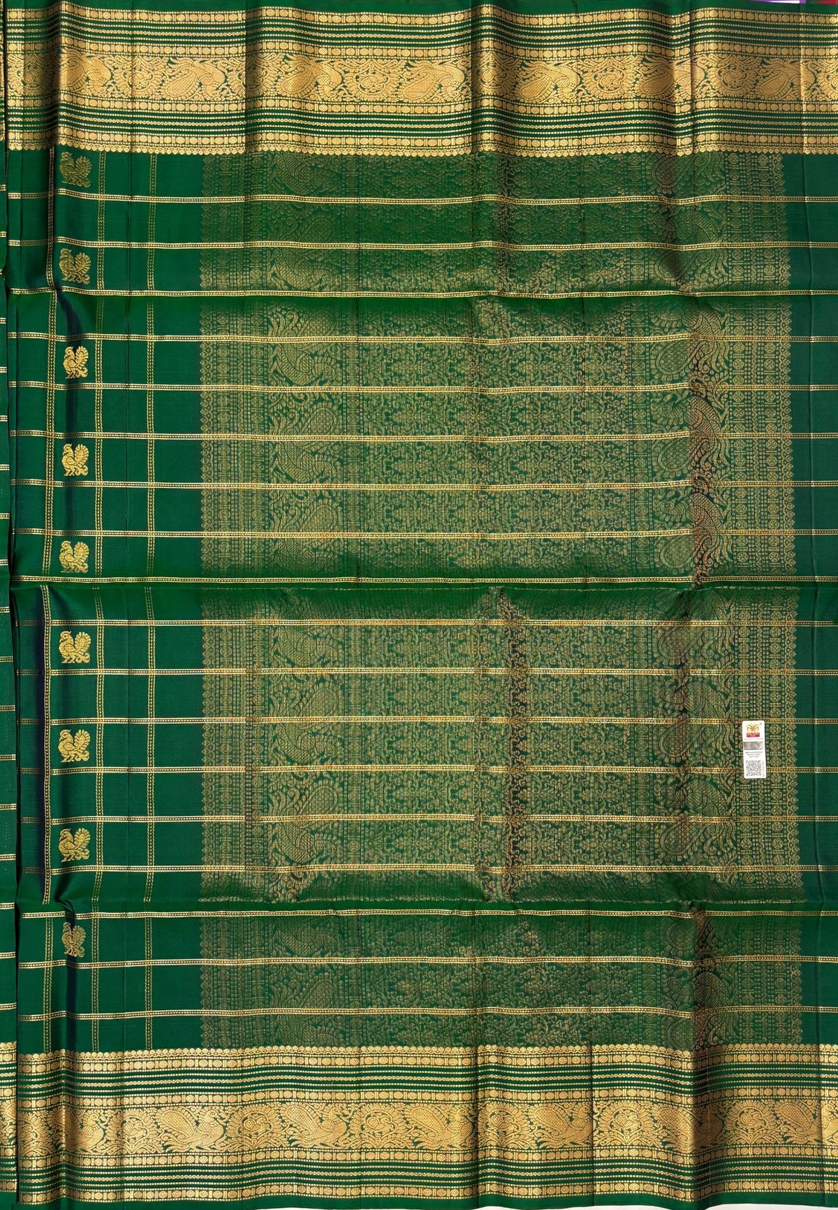 Pure Kanchipuram Silk Saree-Green in Checkered Mayil Chakram with Varisapet Border