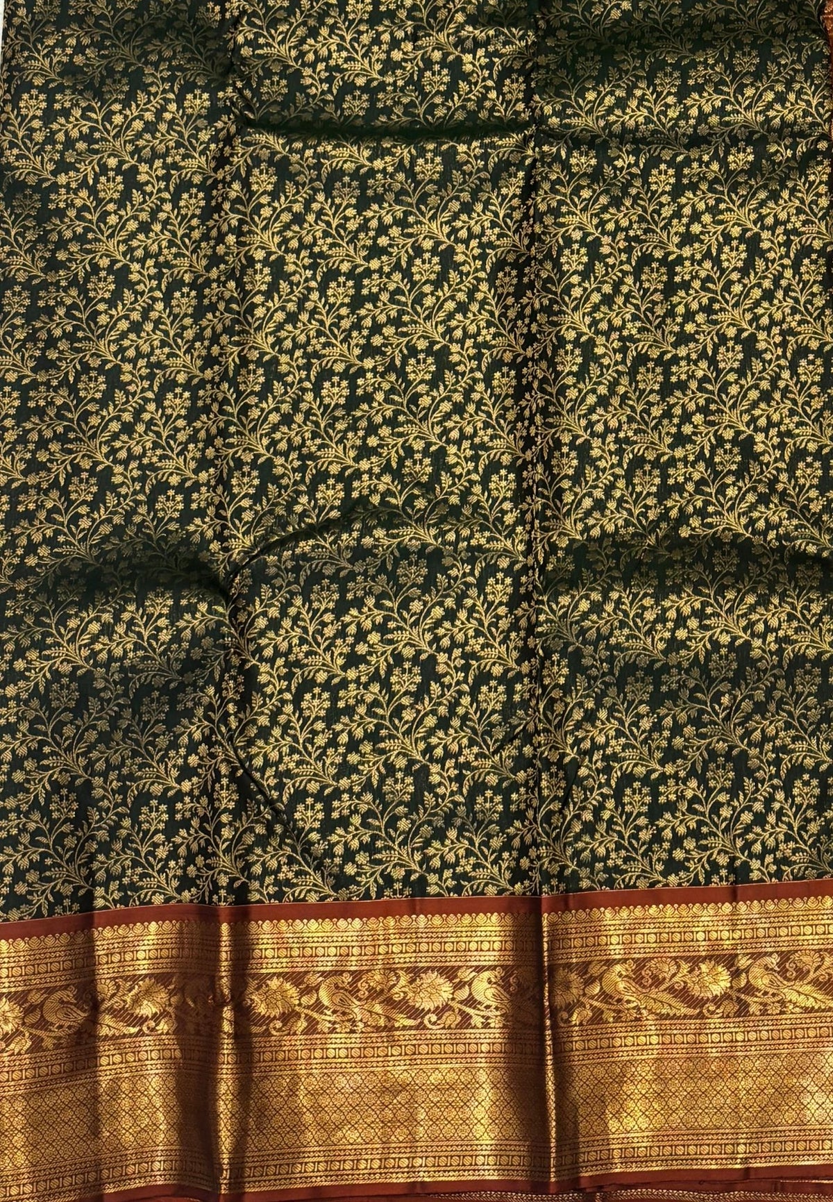 Pure Kanchipuram Silk Saree- Traditional Green with Contrast Border