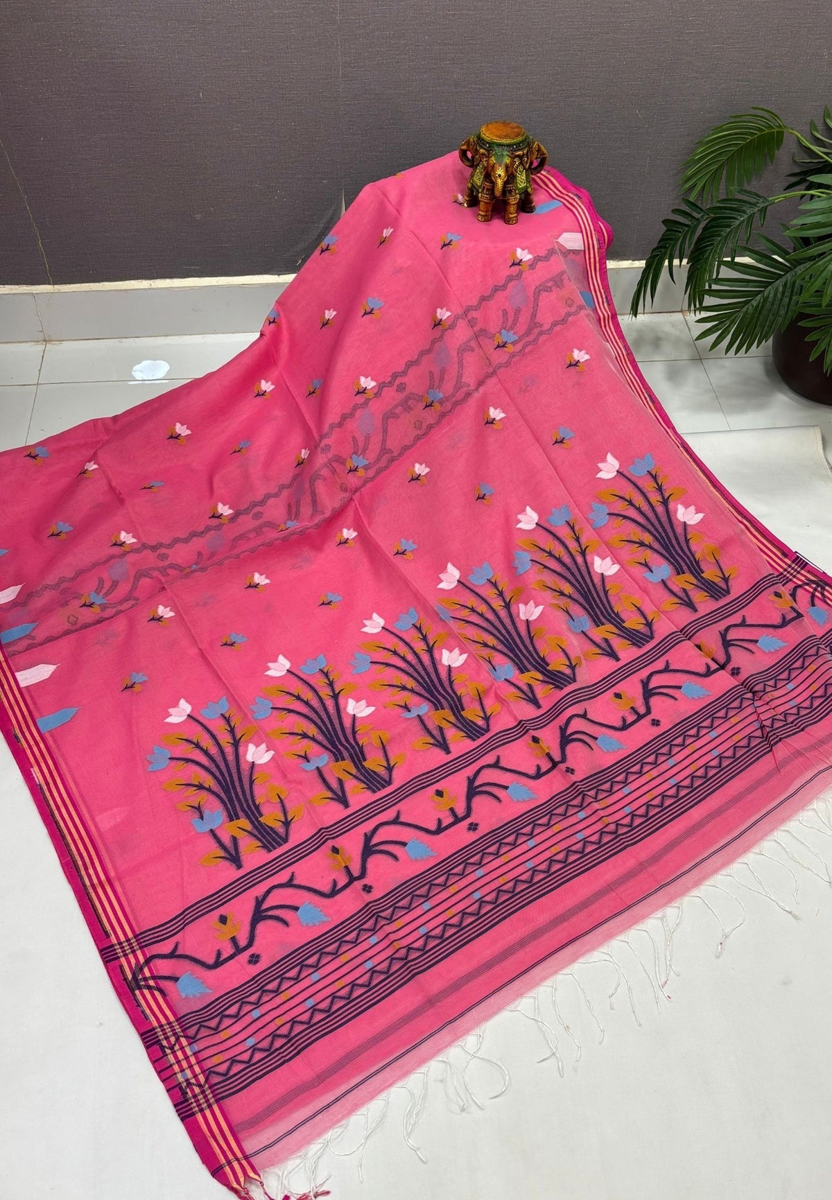 Handloom Cotton Saree-Baby Pink In Lotus Floral Border