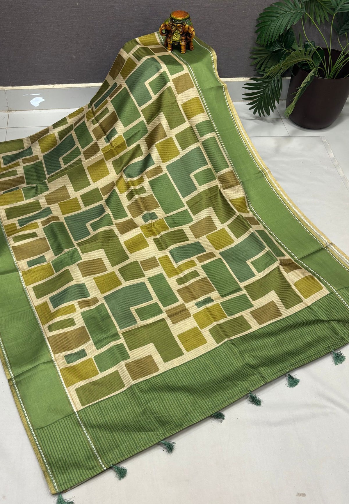 Tussar Saree-Green in Geometric 3D Square Pattern Border