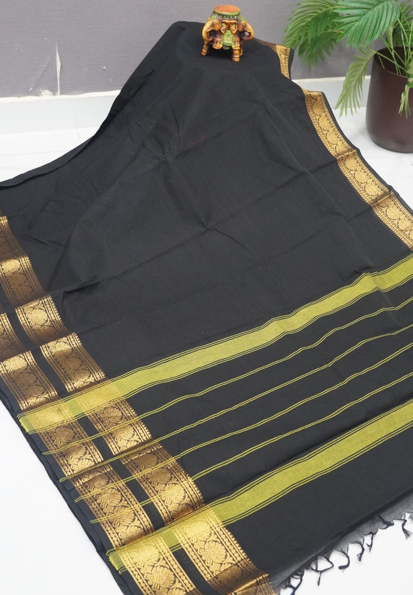 Chettinadu Cotton Saree-Black with Floral Zari Border