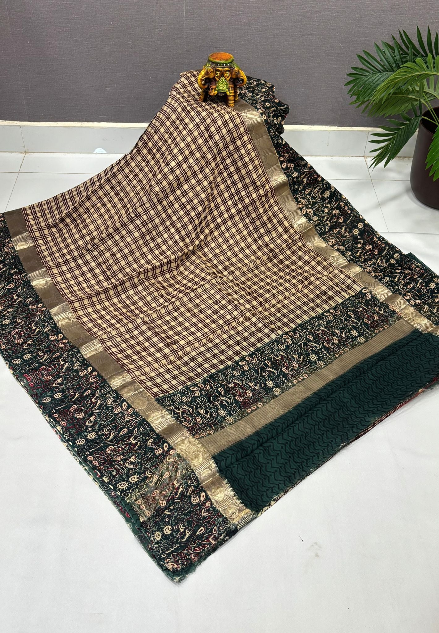 Pure Chanderi Saree-Green In Linear Zari Border