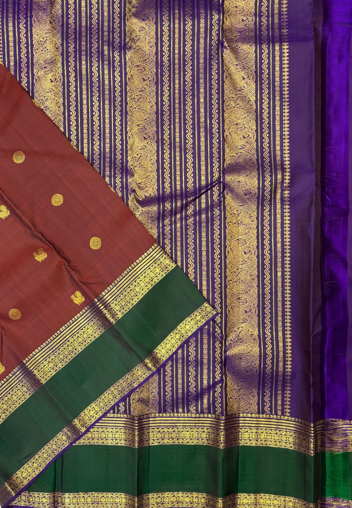 Pure Kanchipuram Silk Saree-Brick Red In Vertical Medallion Zari With Contrast Border