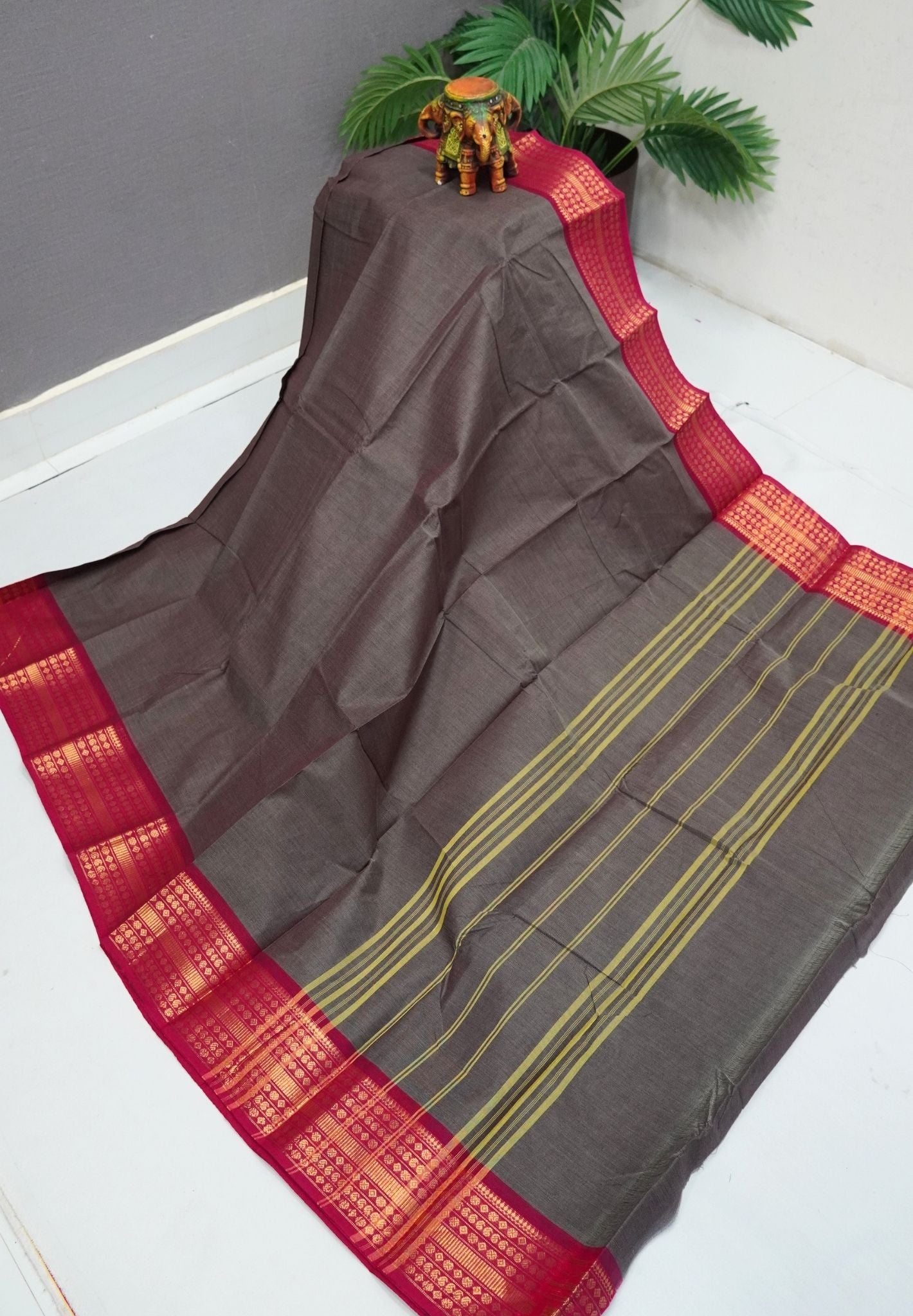 Kanchi Cotton Saree-Grey With Varisapet Border