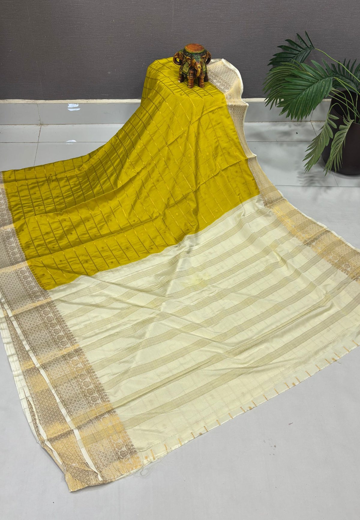 Viscose Saree-Yellow in Checked Zari Pattern Border