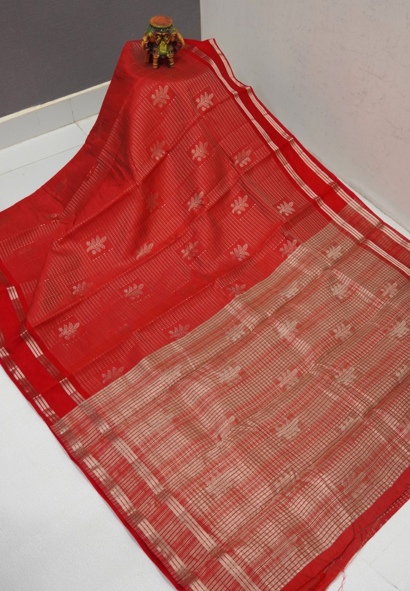 Semi Tussar Saree-Red in RainDrop Zari with Retapet Border