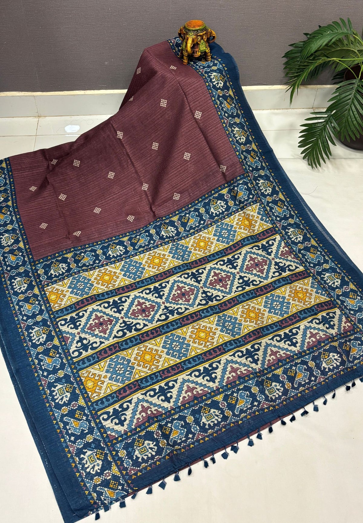 Jute Tussar Saree-Brown In Patola Print Border