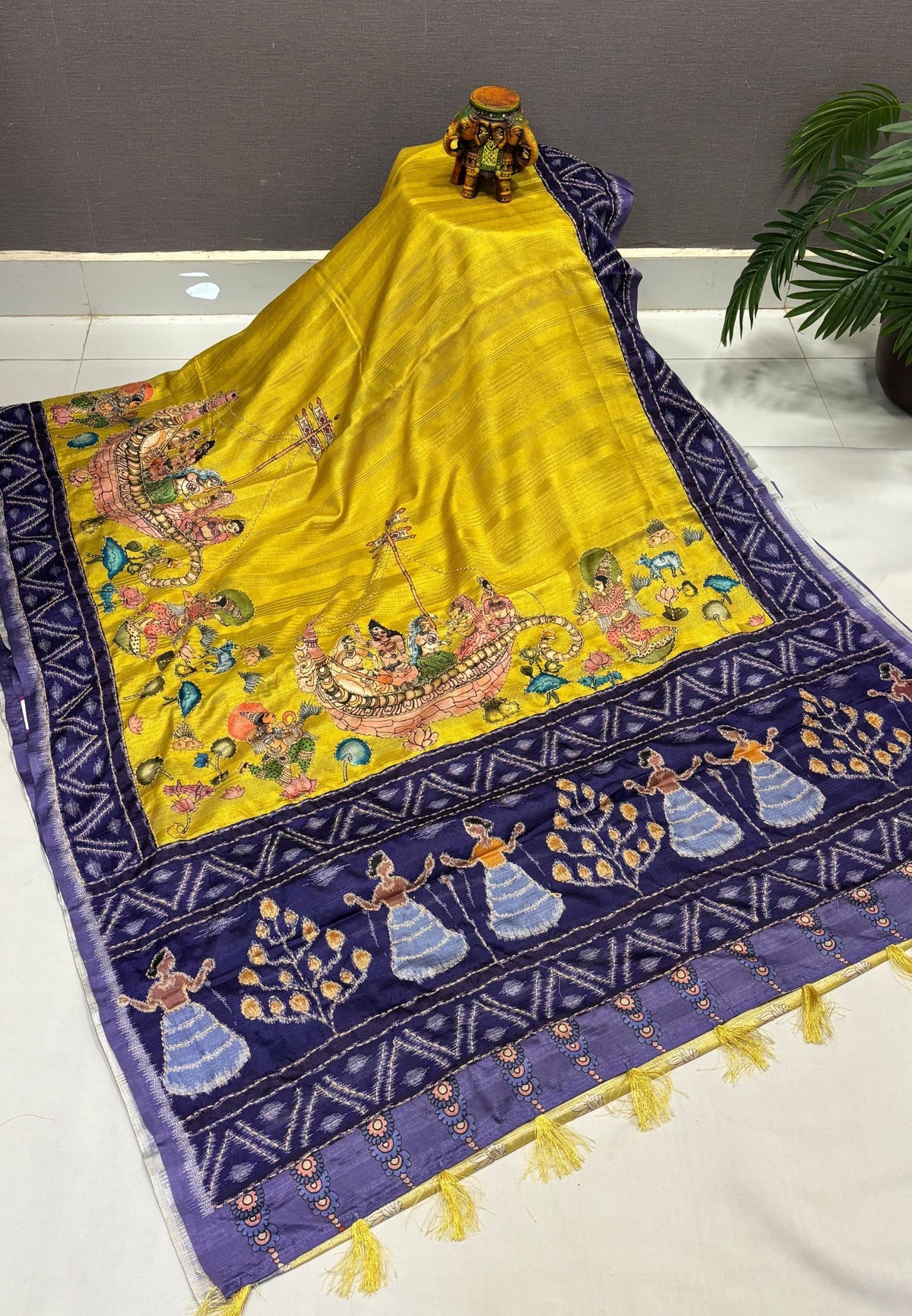 Dola Saree-Yellow In Figurative Tribal Motif Border