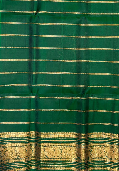 Pure Kanchipuram Silk Saree-Green in Checkered Mayil Chakram with Varisapet Border