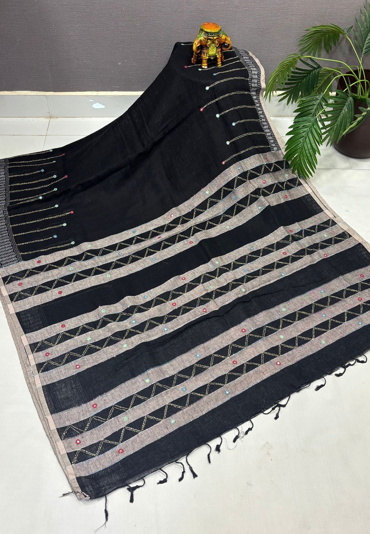 Linen Saree-Black in Kantha Mirror Work Border