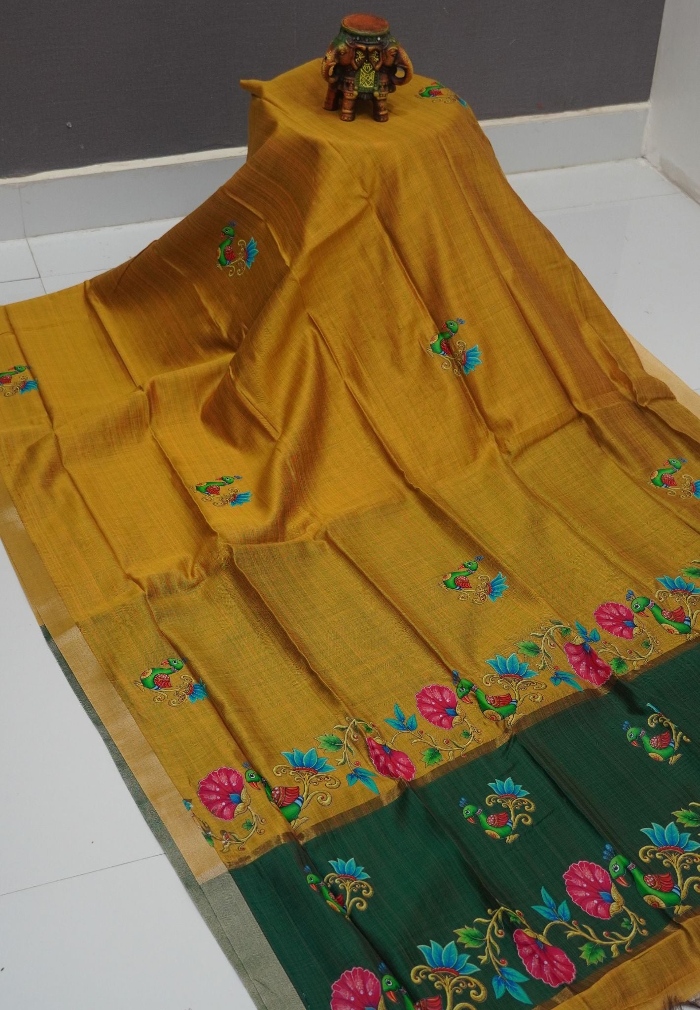 Cora Linen Saree-Pale Golden Yellow with Tanjore Print