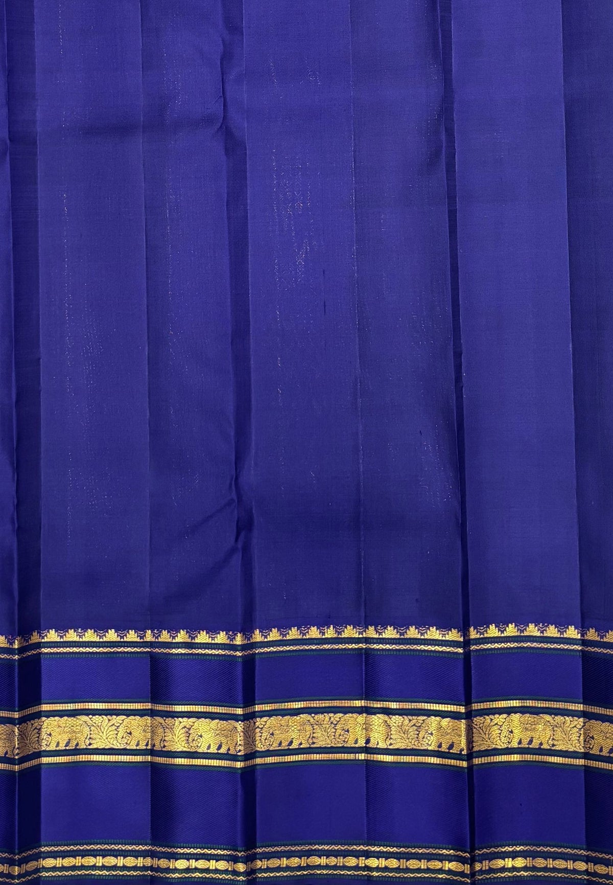Pure Kanchipuram Silk Saree-Light Pista Green-Navy Blue In Elephant Zari with Contrast Border