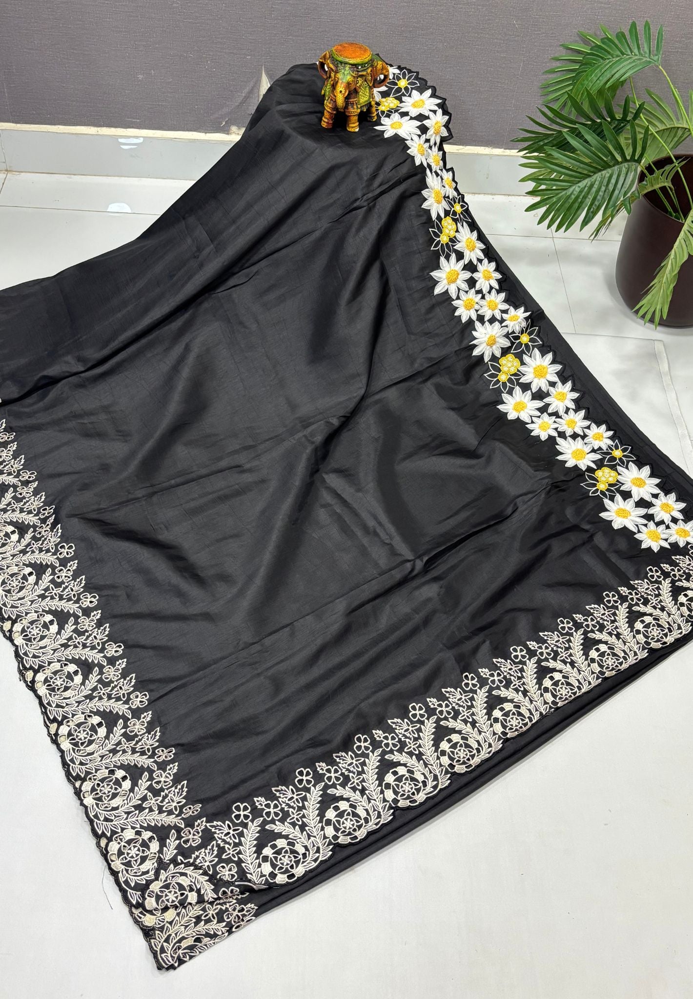 Russian Silk Saree-Black In Daisy Floral Embroidery Border