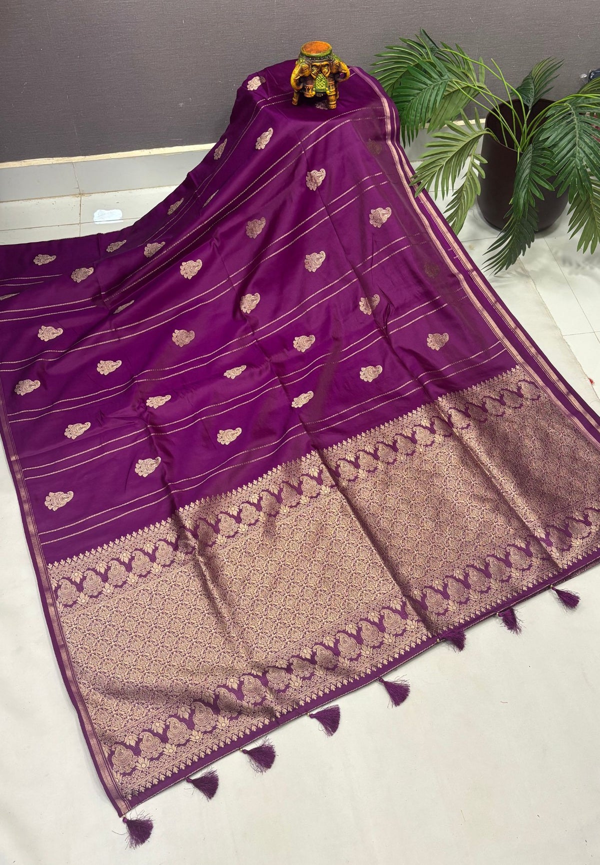 Gaji Silk Saree-Purple in Paisley Jhumka Zari Border