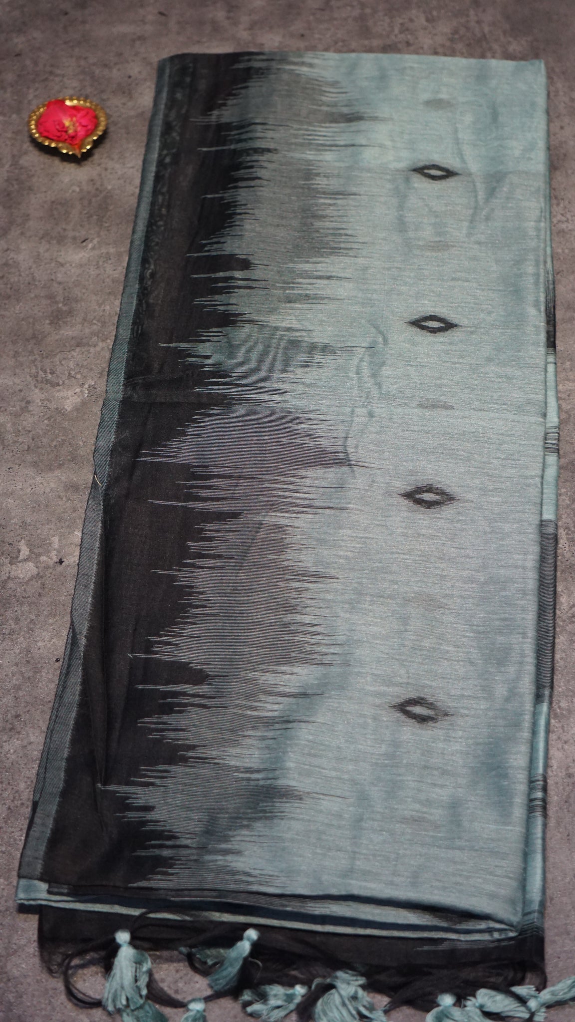 Munga Cotton Saree Ikkat Print Metallic Green