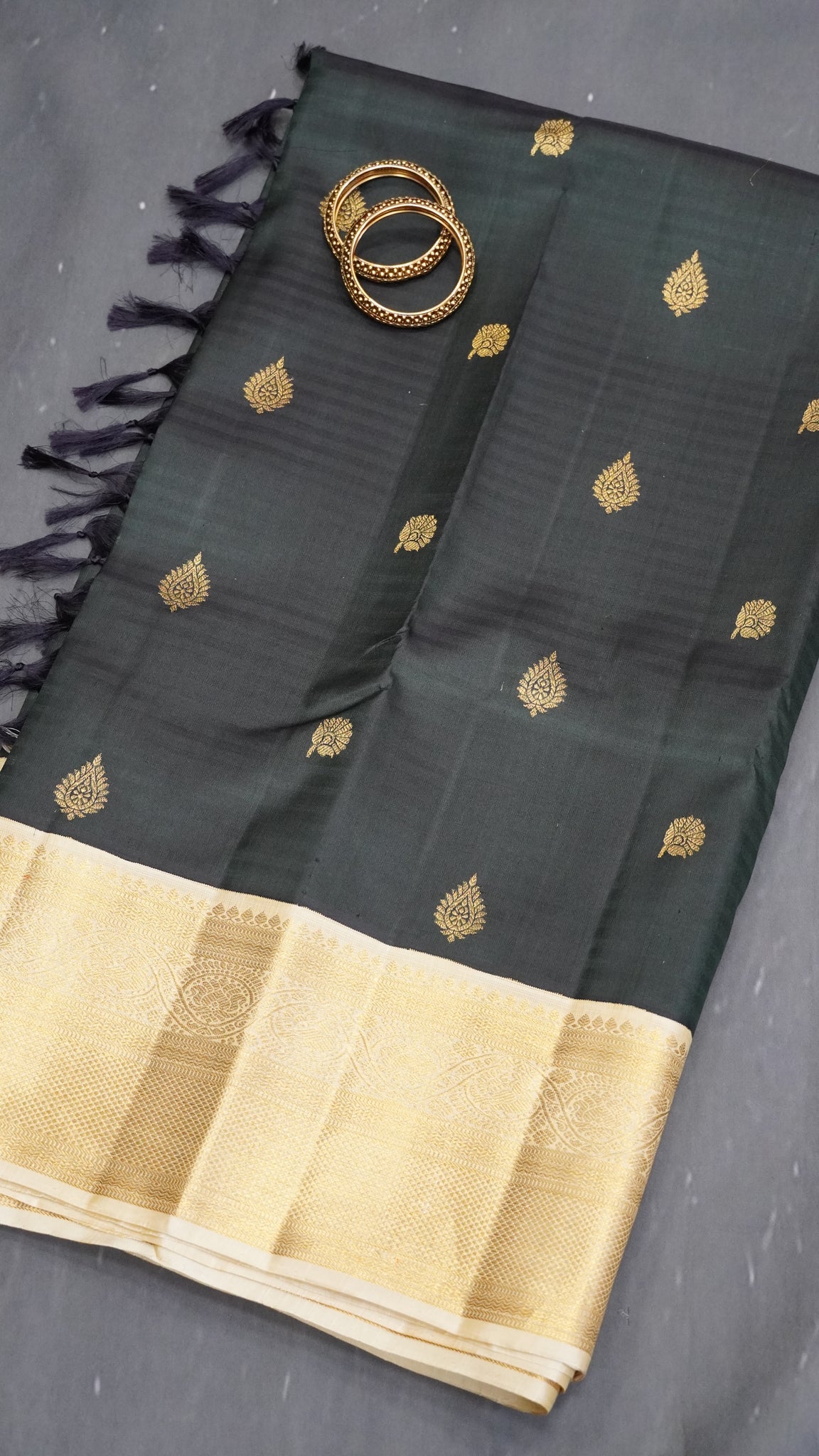 Pure Kanchipuram Silk Saree -Bottle Green- Cream