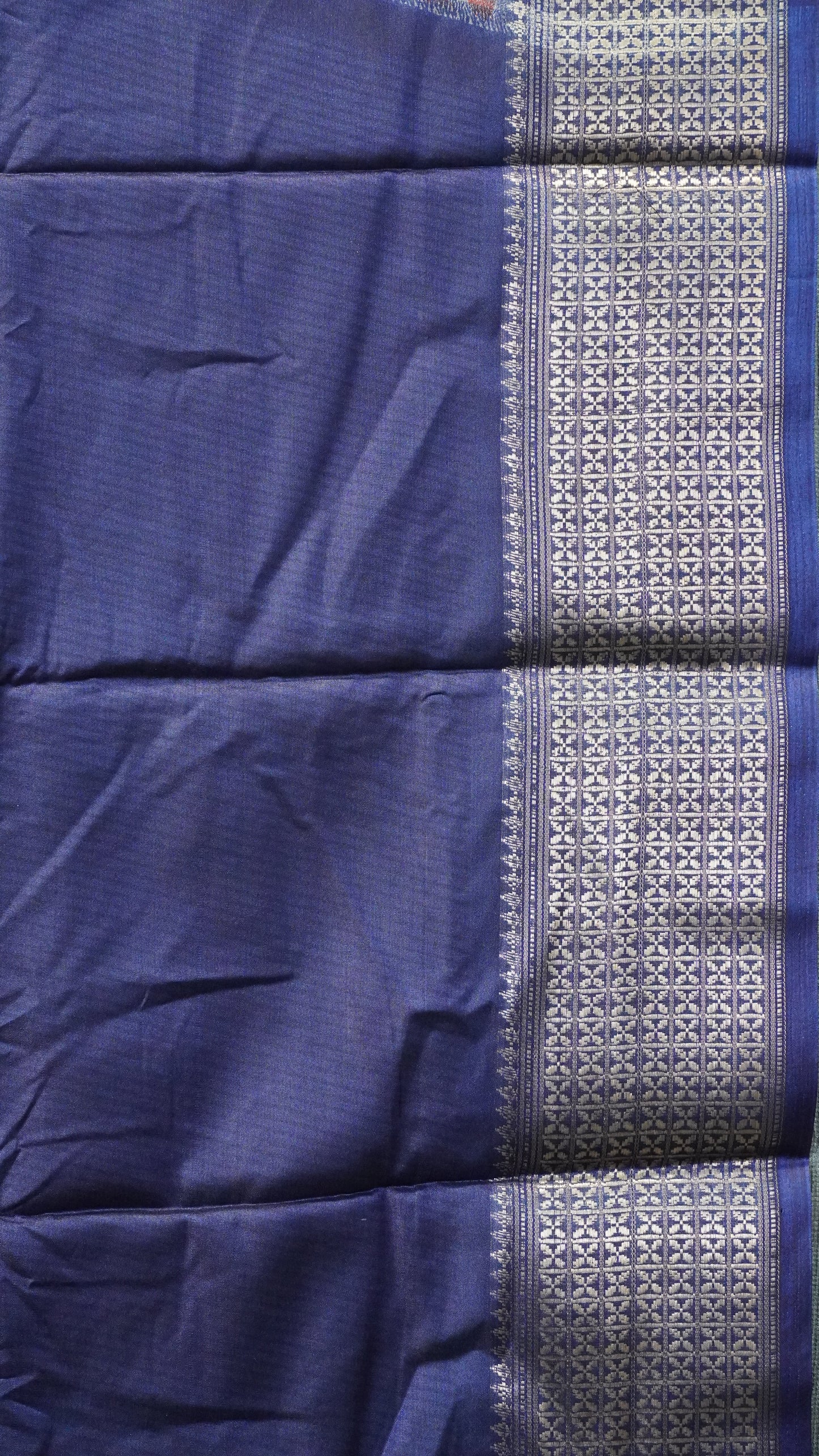 Dola Silk Saree Vine Motif - Maroon