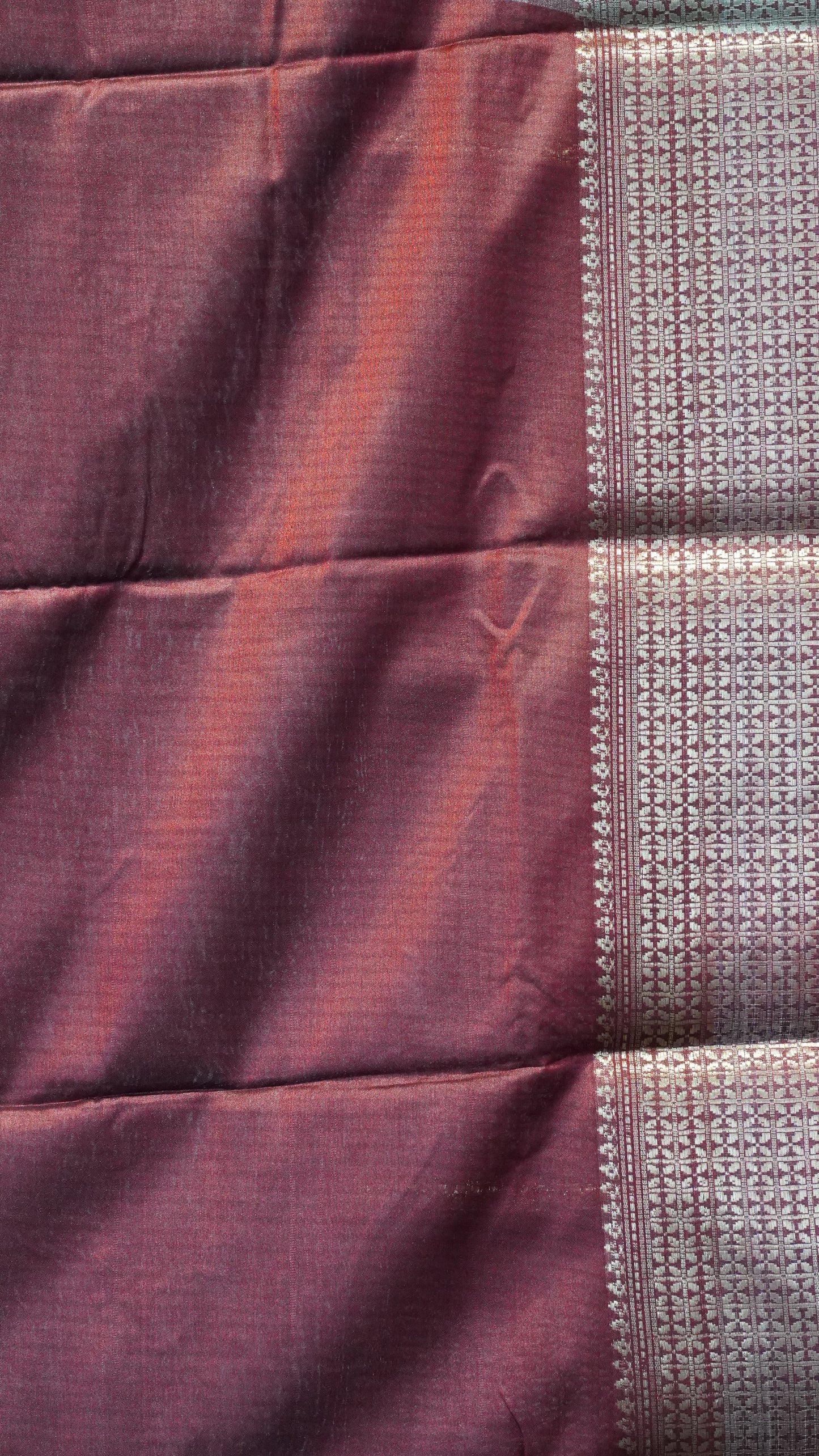 Dola Silk Saree Vine Motif - Green