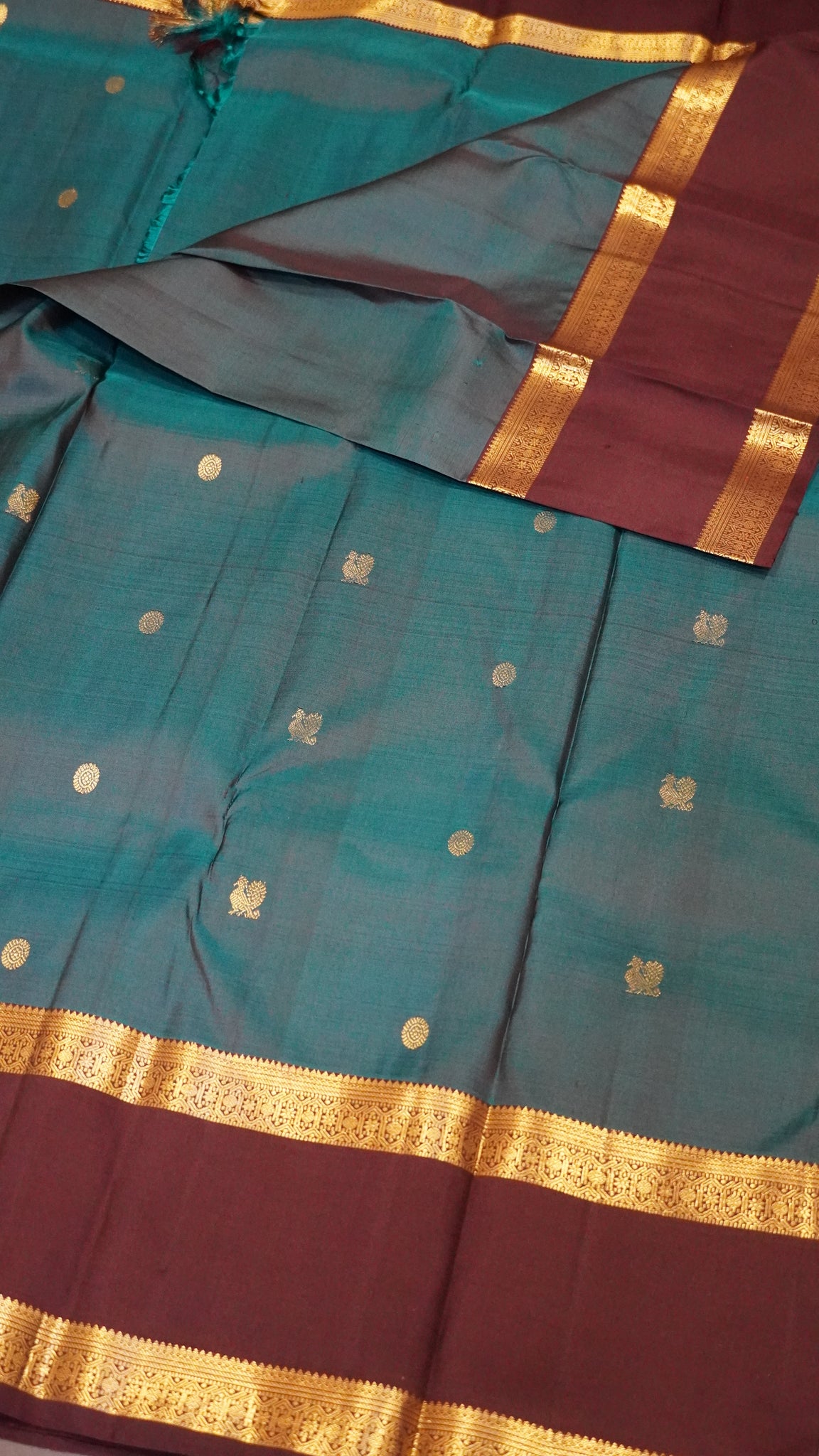 Pure Kanchipuram Silk Saree - Mayil Butta Peacock Green