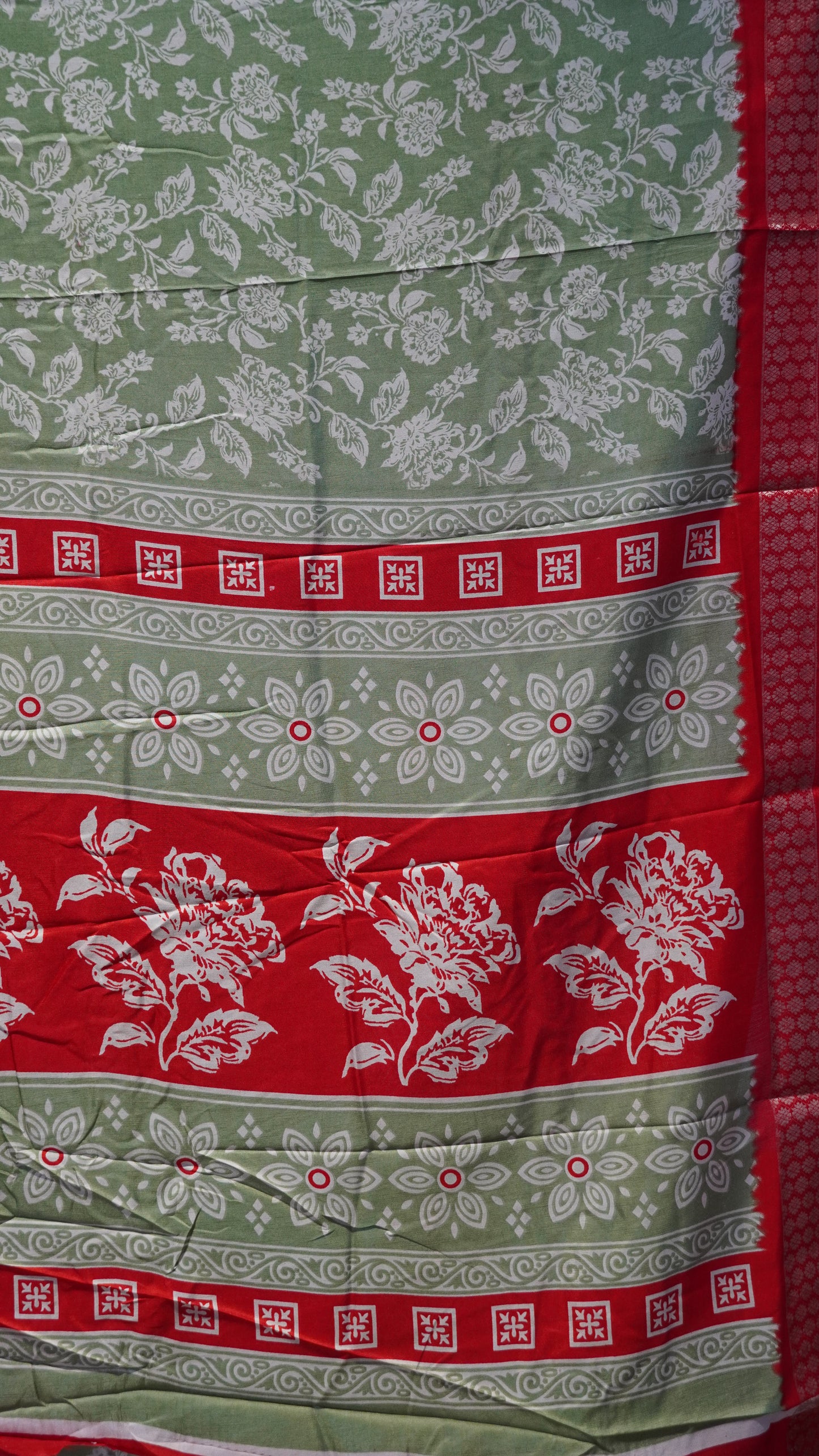 Dola Silk Saree Floral print-Green