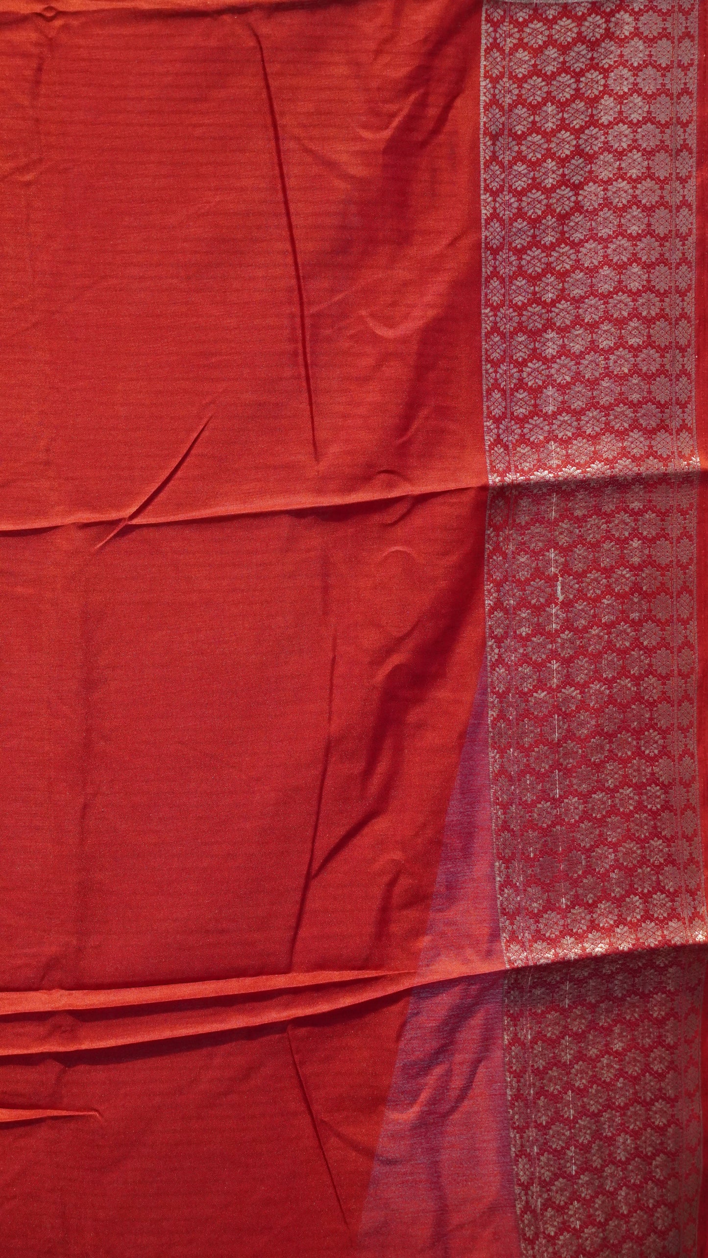 Dola Silk Saree Floral print-Green