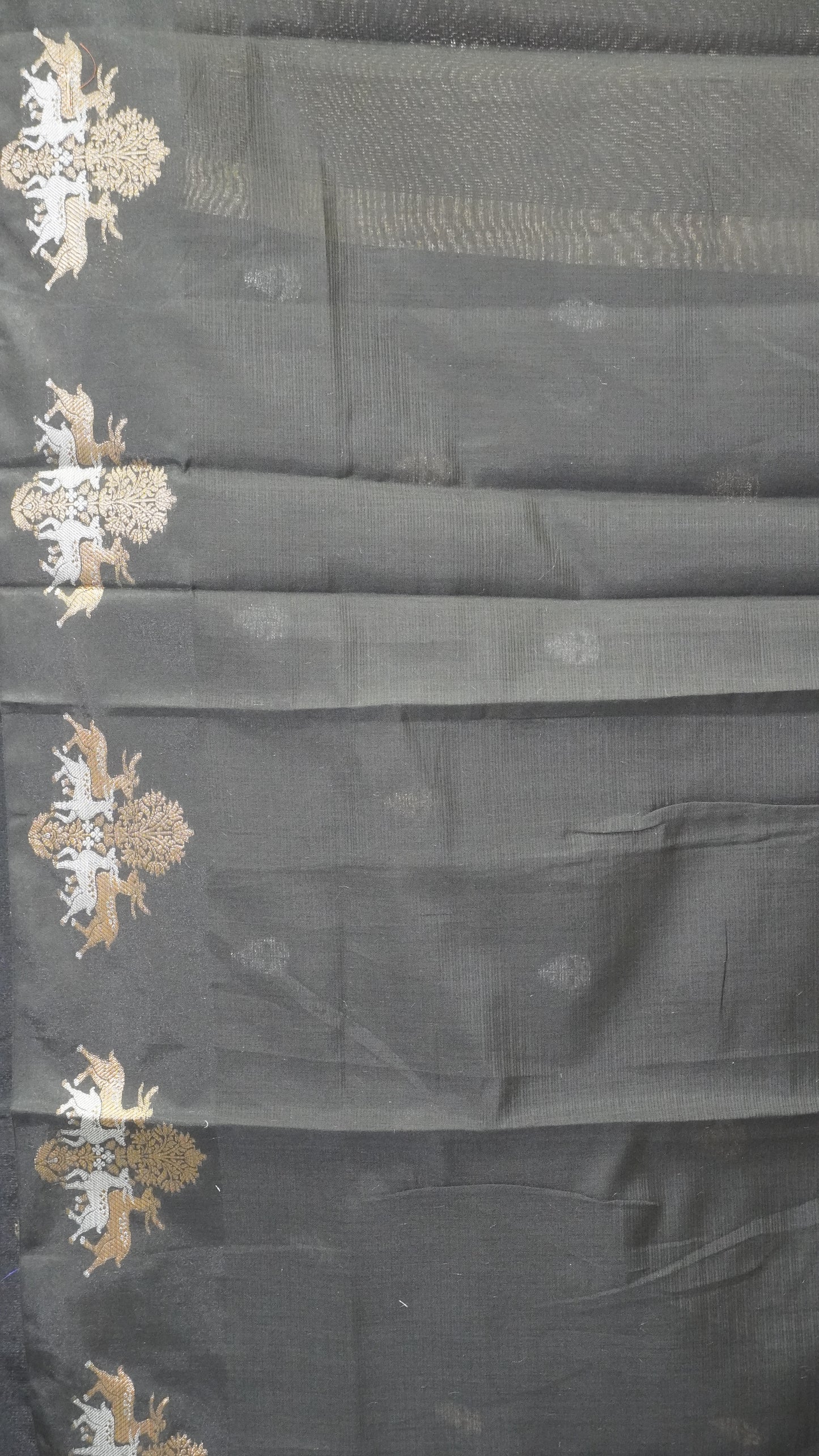 Art Zari Kota Deer Print - Black