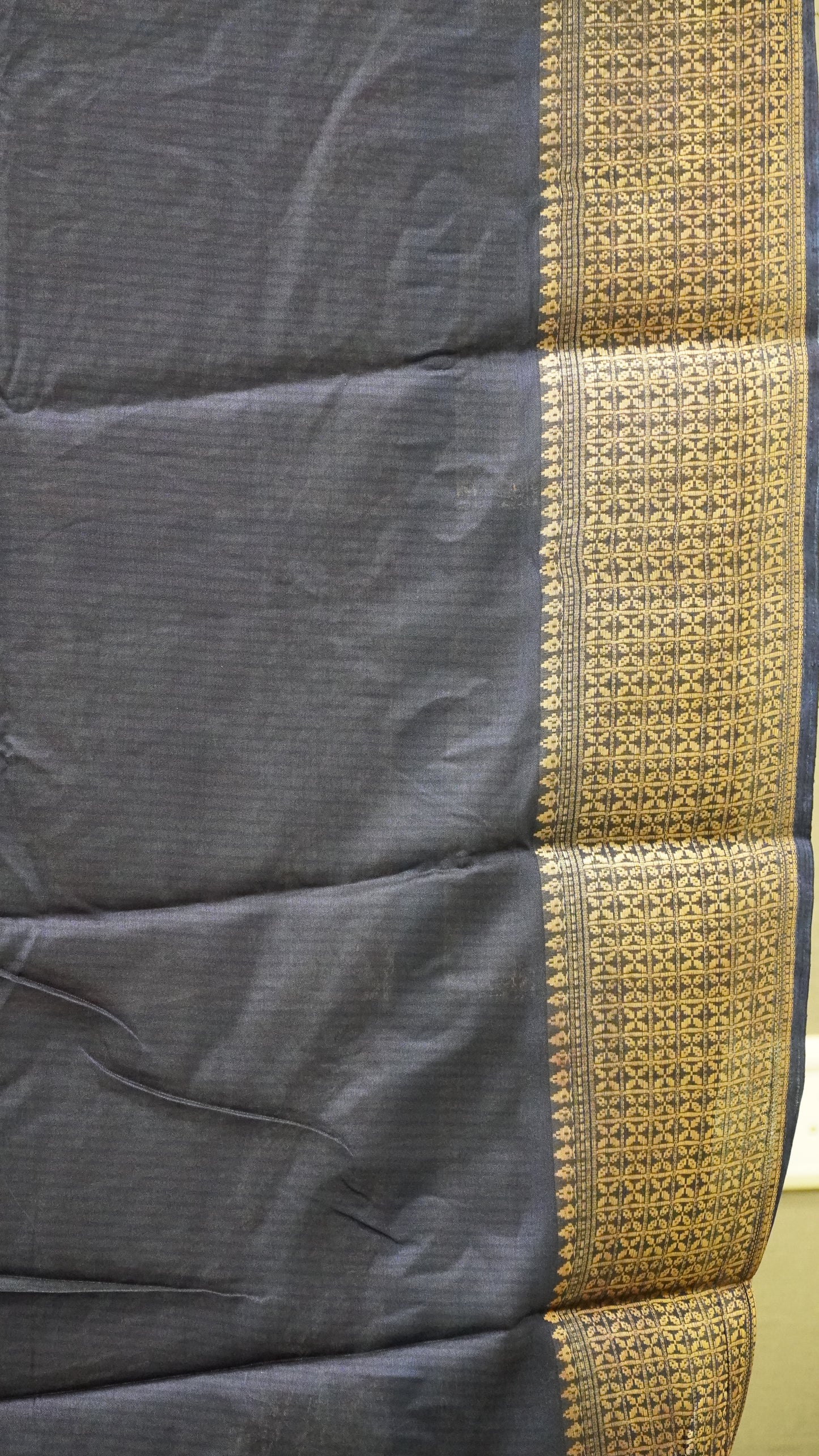 Dola Silk Saree Floral Print - Maroon