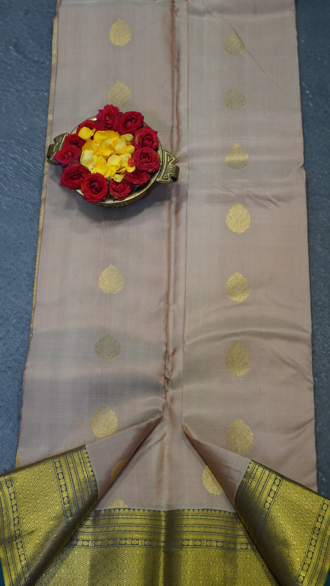 Pure Kanchipuram Silk Saree - Sandal Green