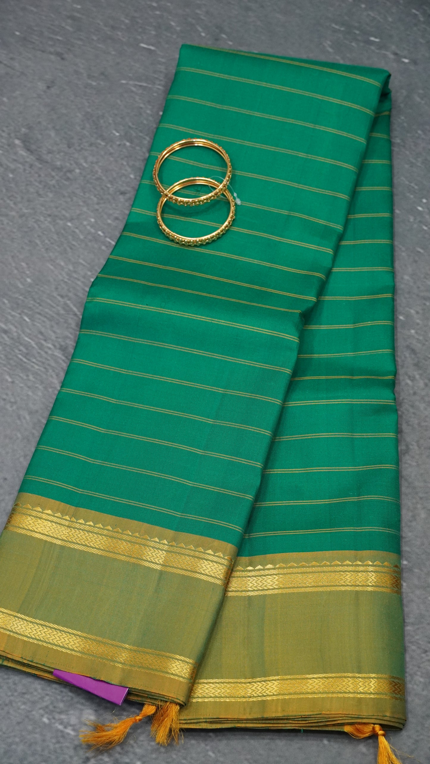 Pure Kanjivaram Silk Saree -Lite Green With Mehandi Green