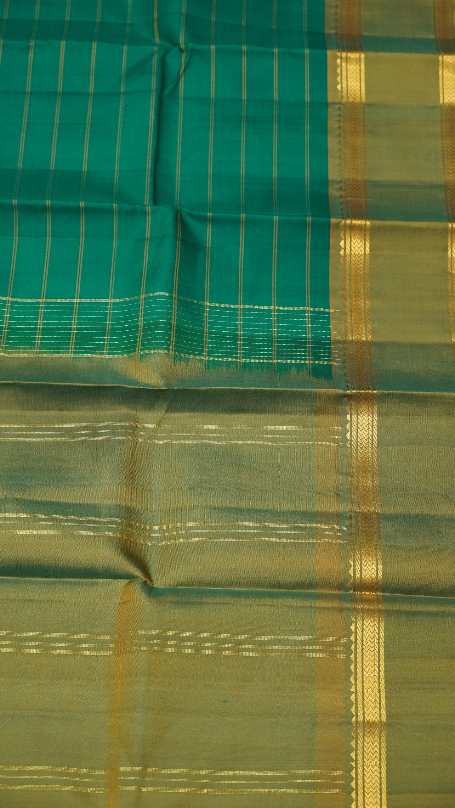 Pure Kanjivaram Silk Saree -Lite Green With Mehandi Green