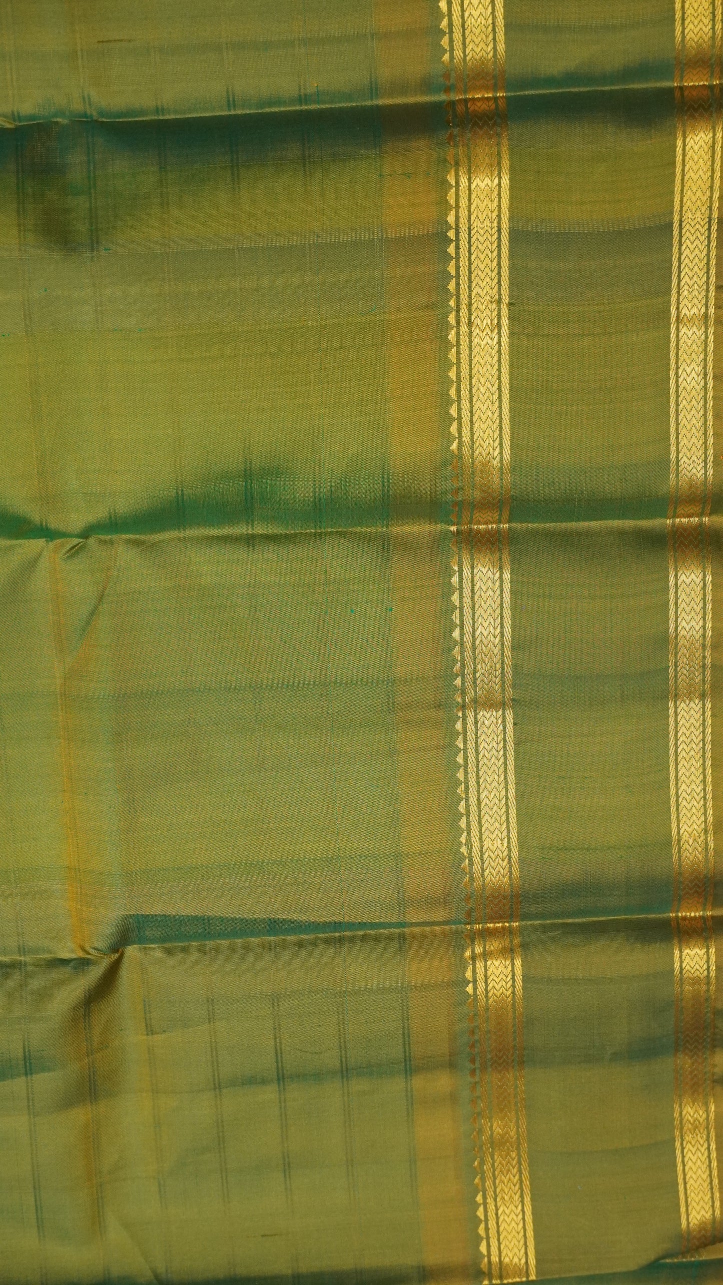 Pure Kanjivaram Silk Saree -Lite Green With Mehandi Green