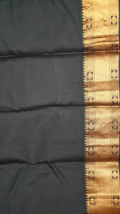 Pure Kanjivaram Silk Saree - Red-Green