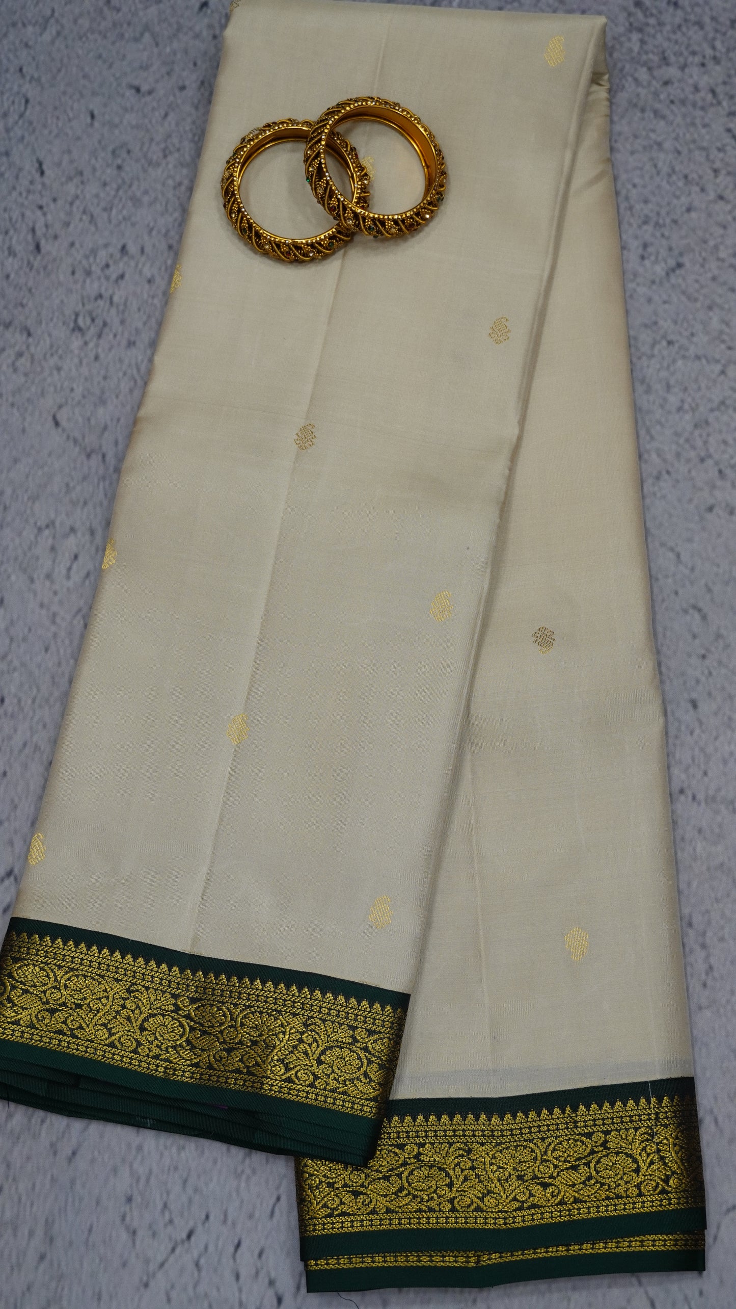 Pure Kanjivaram Silk Saree -Korvai Border-Sandal-Green
