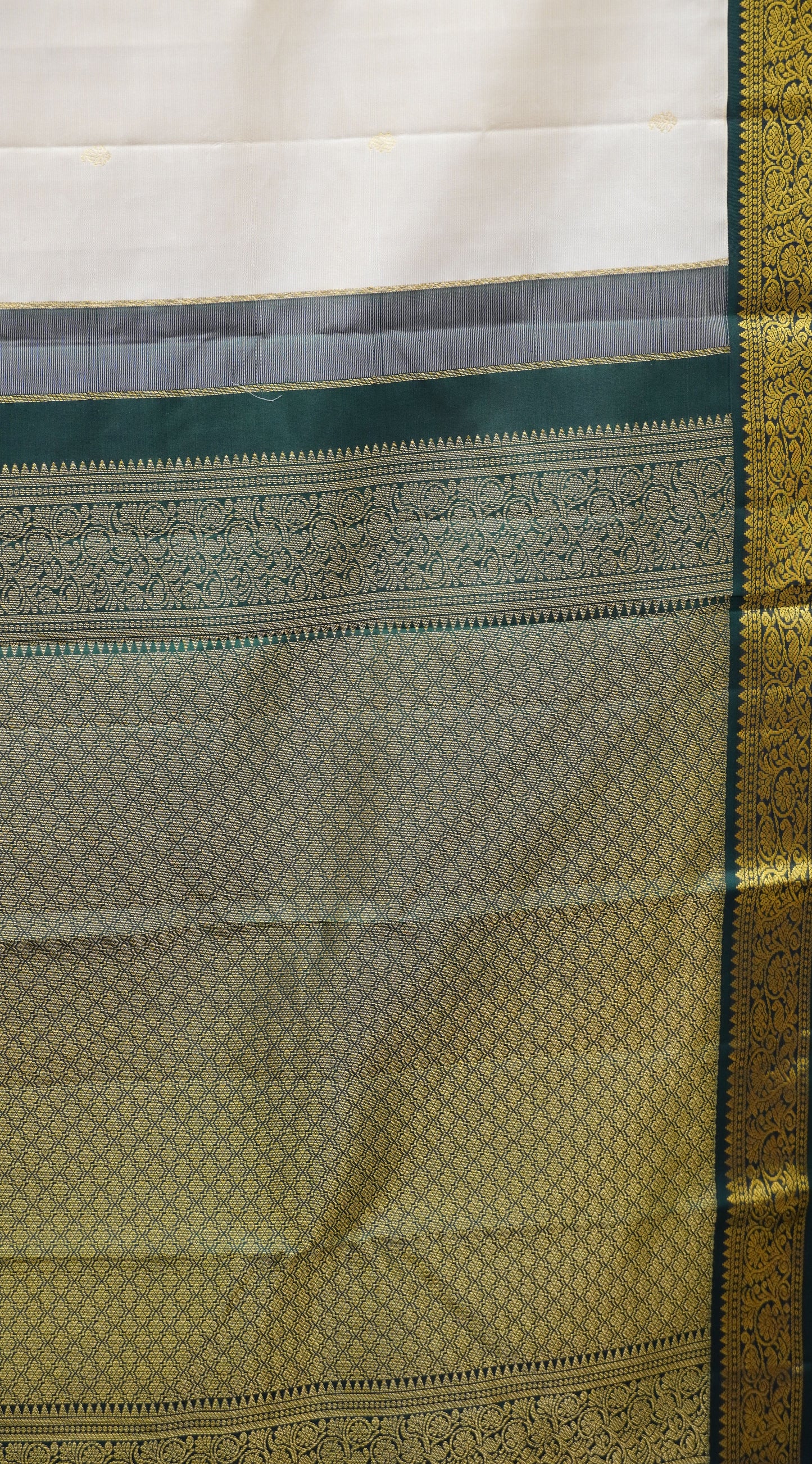 Pure Kanjivaram Silk Saree -Korvai Border-Sandal-Green