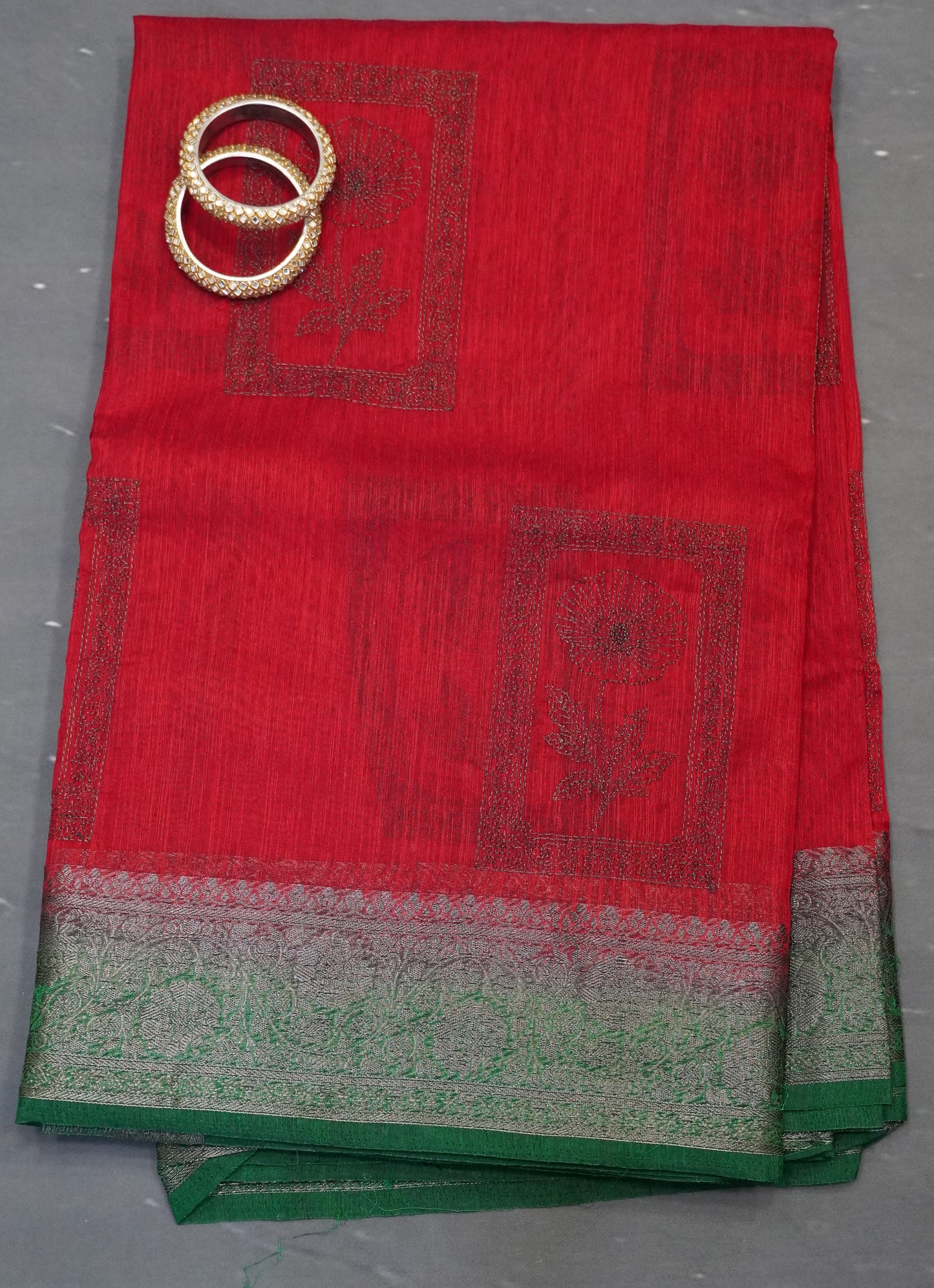 Bamboo Silk Saree-Red Frame Flower Embryoid