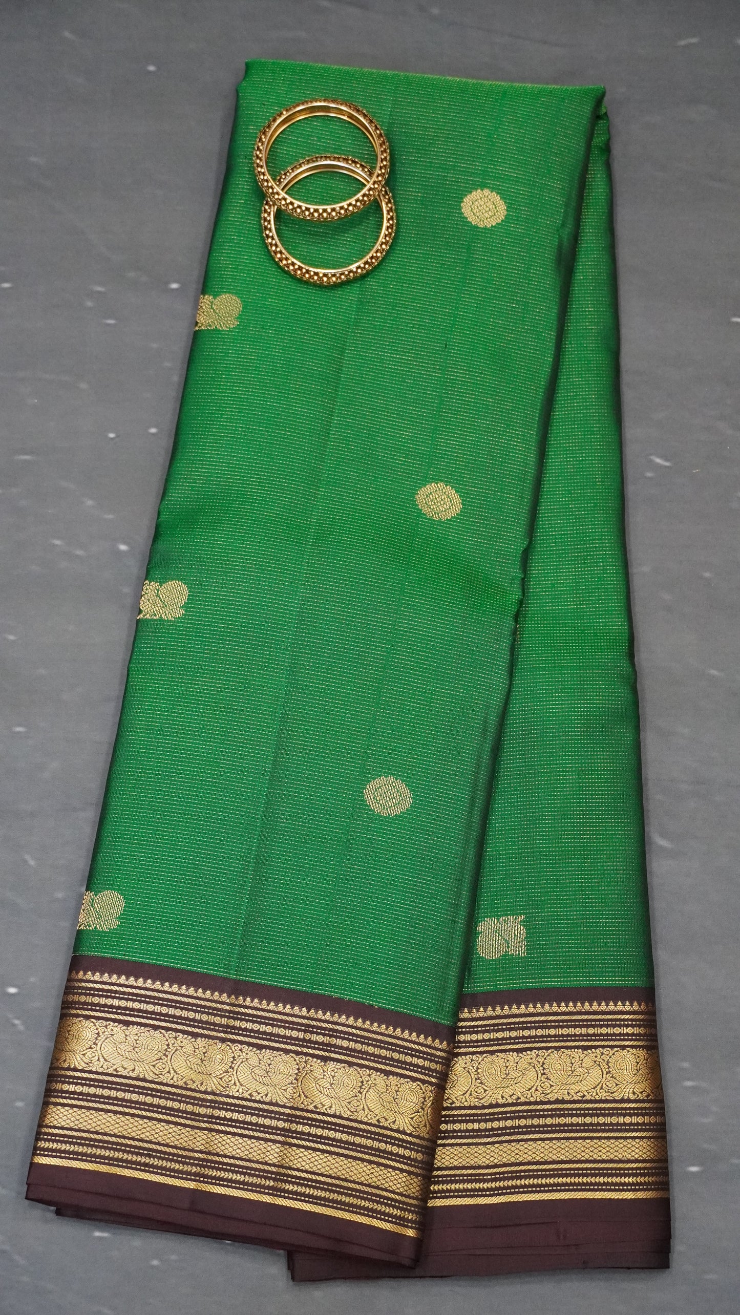 Pure Kanjivaram Silk Saree -Bottle Green-Vairaoosi